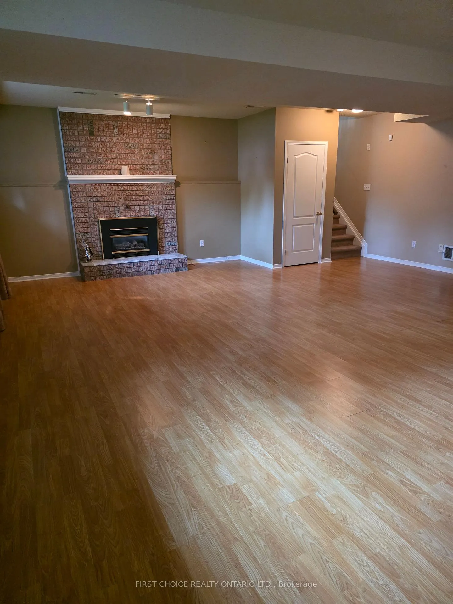 Photo 28 of 13 Queenston Drive, Ottawa, Richmond — HOMEH