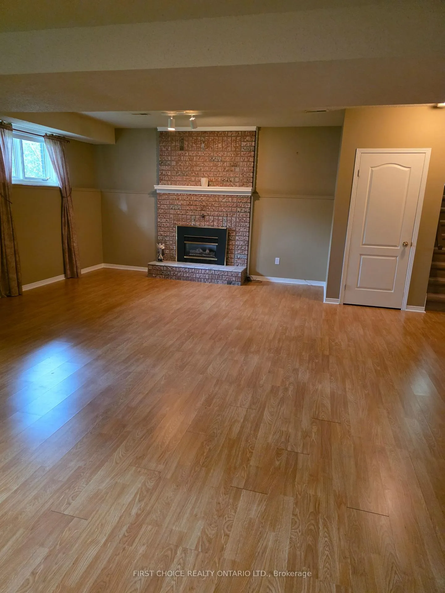 Photo 29 of 13 Queenston Drive, Ottawa, Richmond — HOMEH