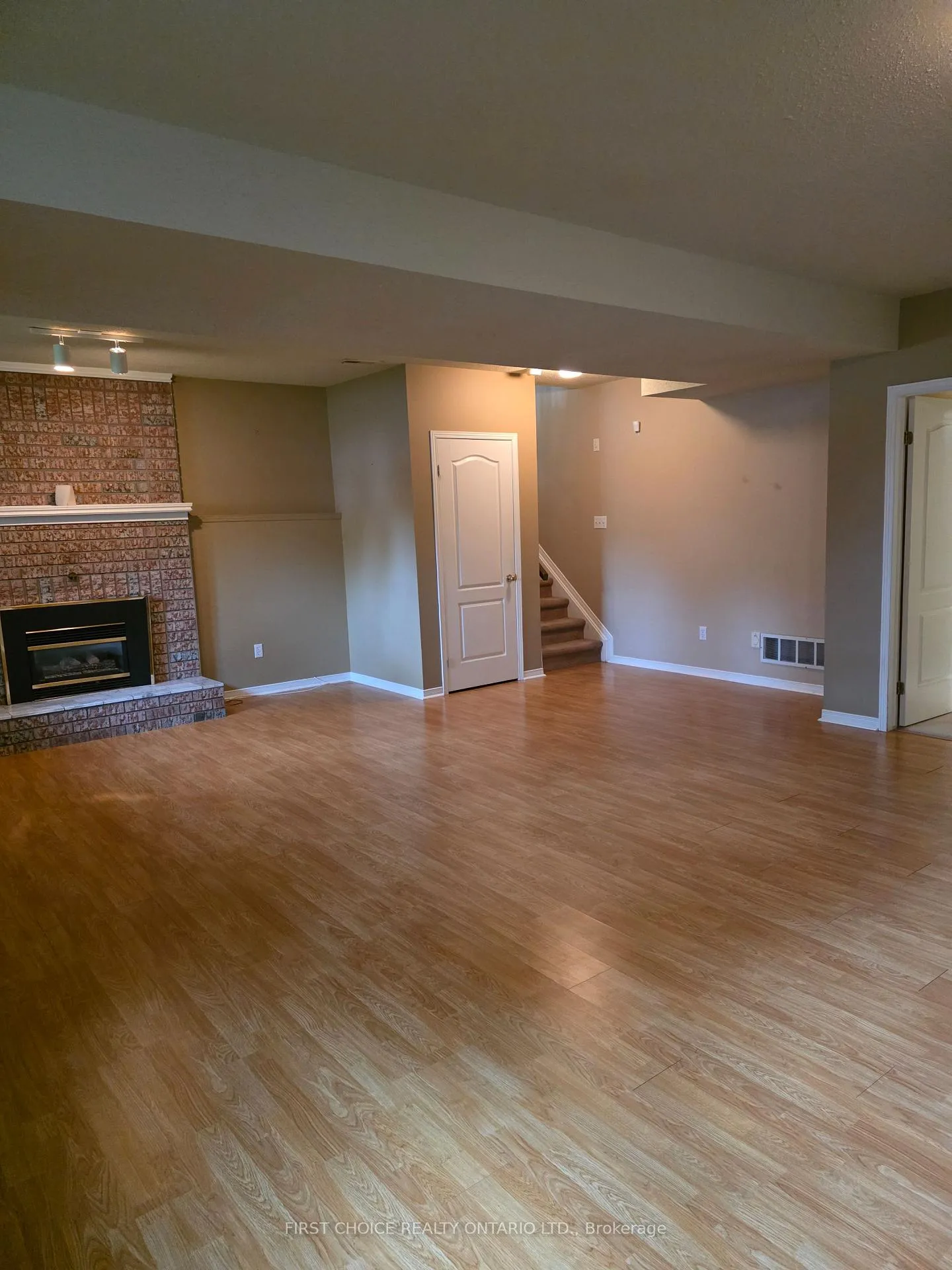 Photo 30 of 13 Queenston Drive, Ottawa, Richmond — HOMEH