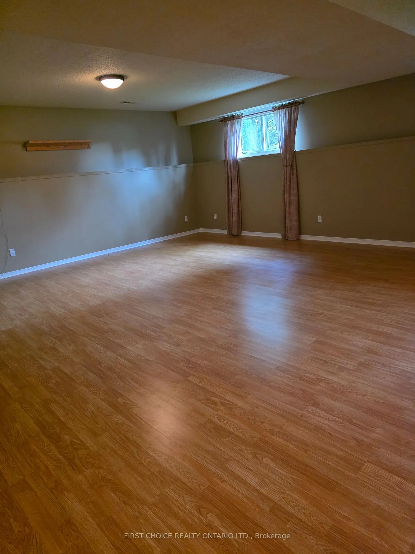 Photo 31 of 13 Queenston Drive, Ottawa, Richmond — HOMEH