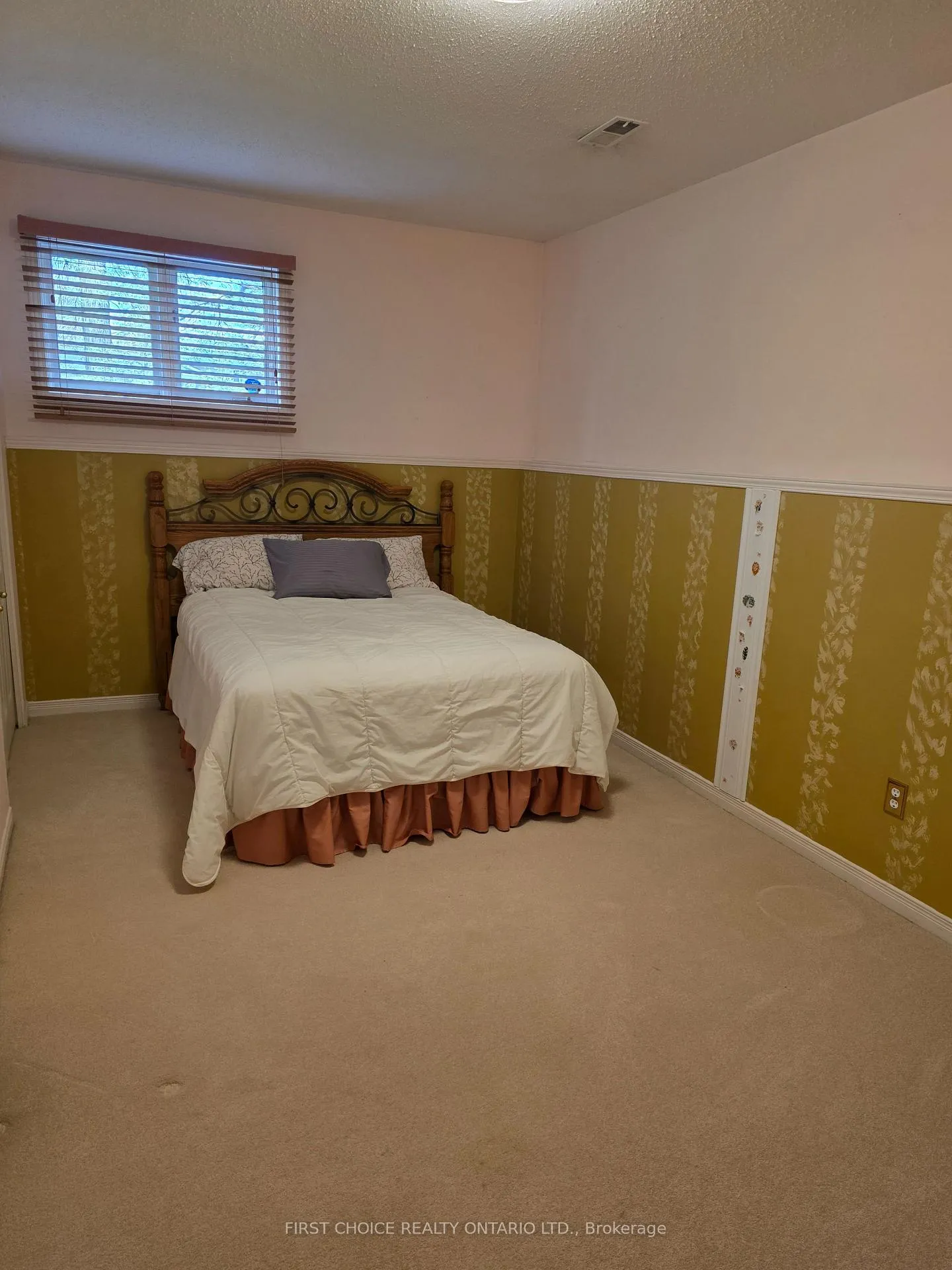 Photo 32 of 13 Queenston Drive, Ottawa, Richmond — HOMEH