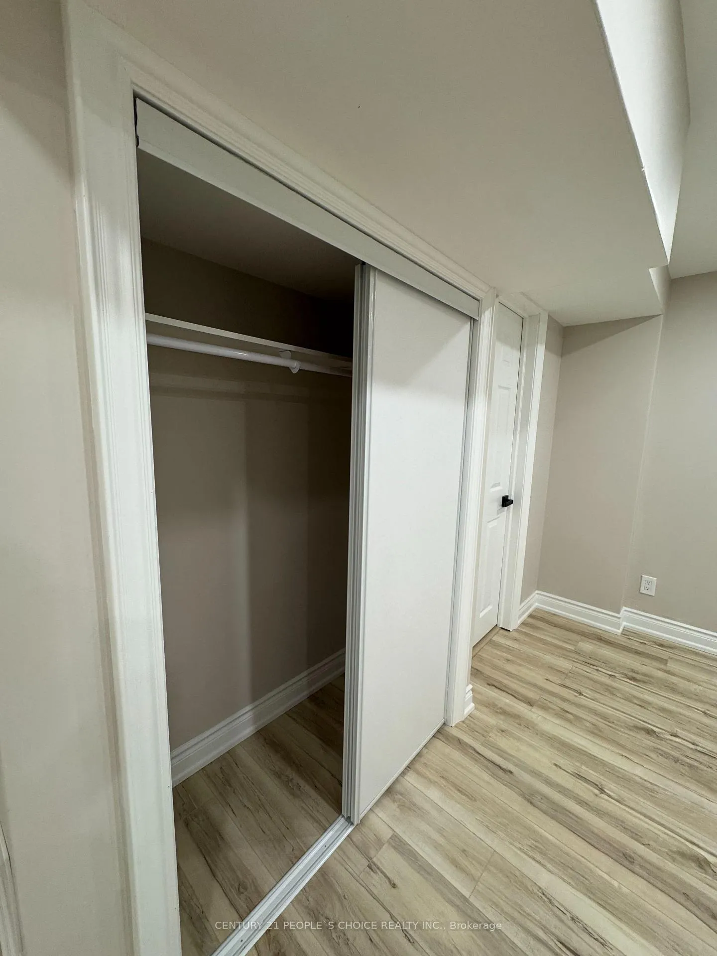 Photo 4 of Unit BSMT, 36 Bonnycastle Drive, Clarington, Bowmanville — HOMEH