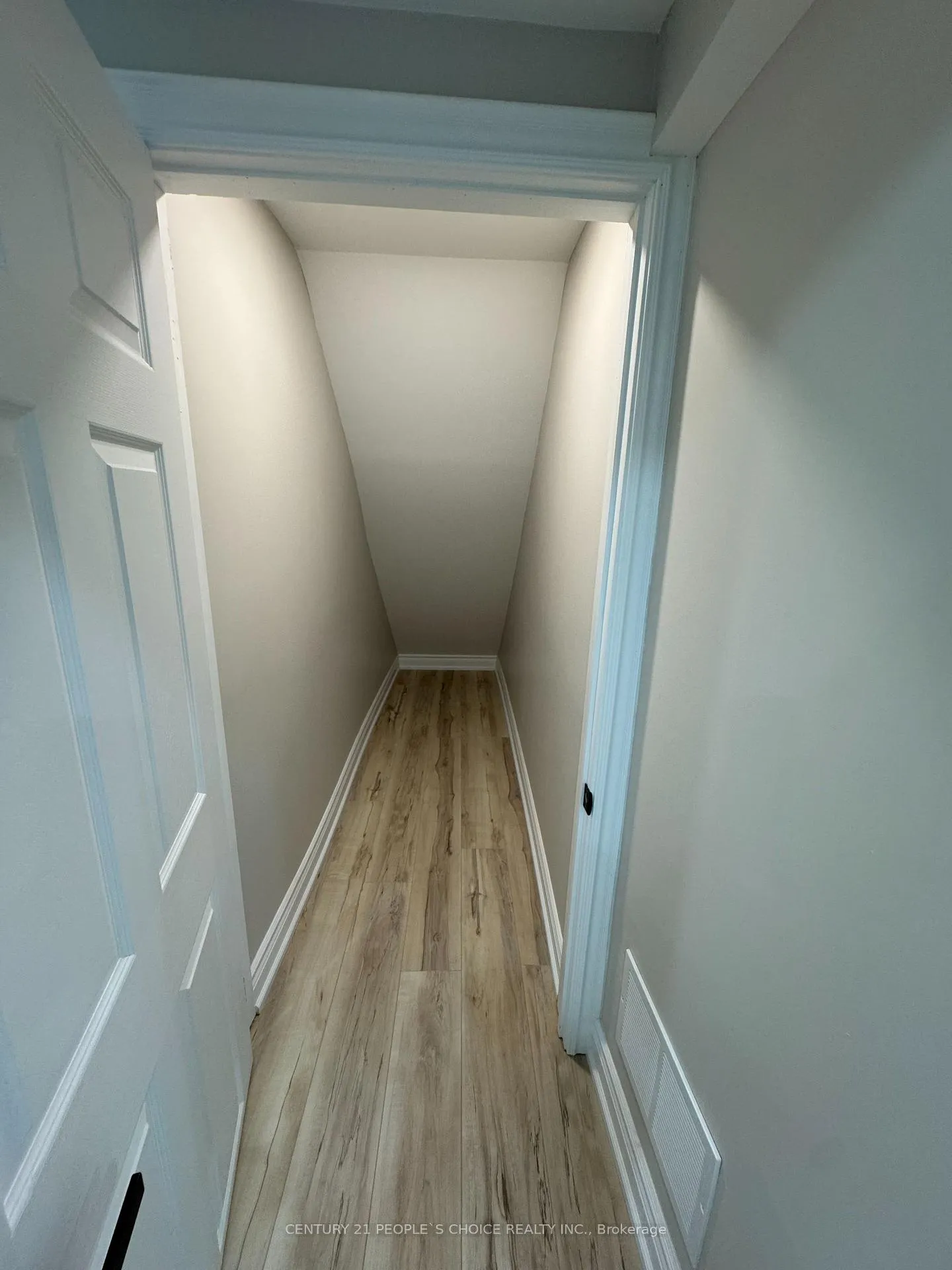 Photo 5 of Unit BSMT, 36 Bonnycastle Drive, Clarington, Bowmanville — HOMEH