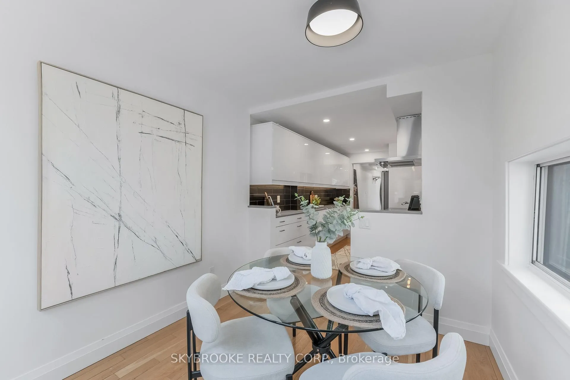 Photo 15 of 14 Whitaker Avenue, Toronto, Niagara — HOMEH