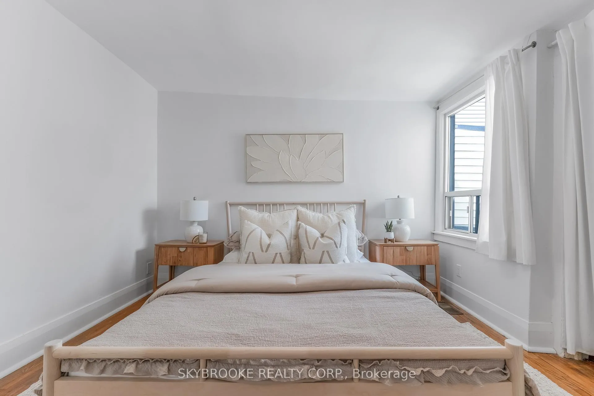Photo 20 of 14 Whitaker Avenue, Toronto, Niagara — HOMEH