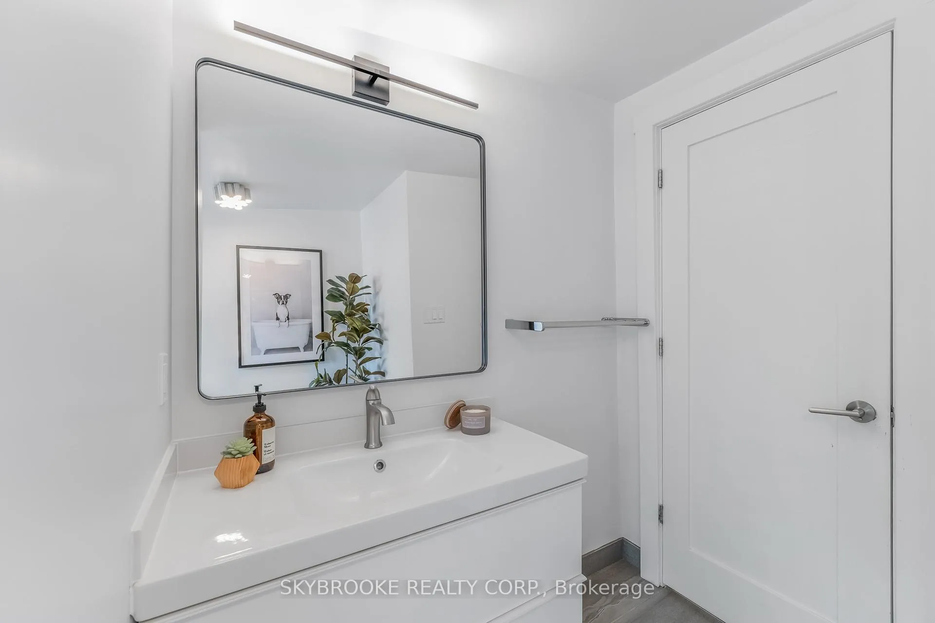 Photo 22 of 14 Whitaker Avenue, Toronto, Niagara — HOMEH