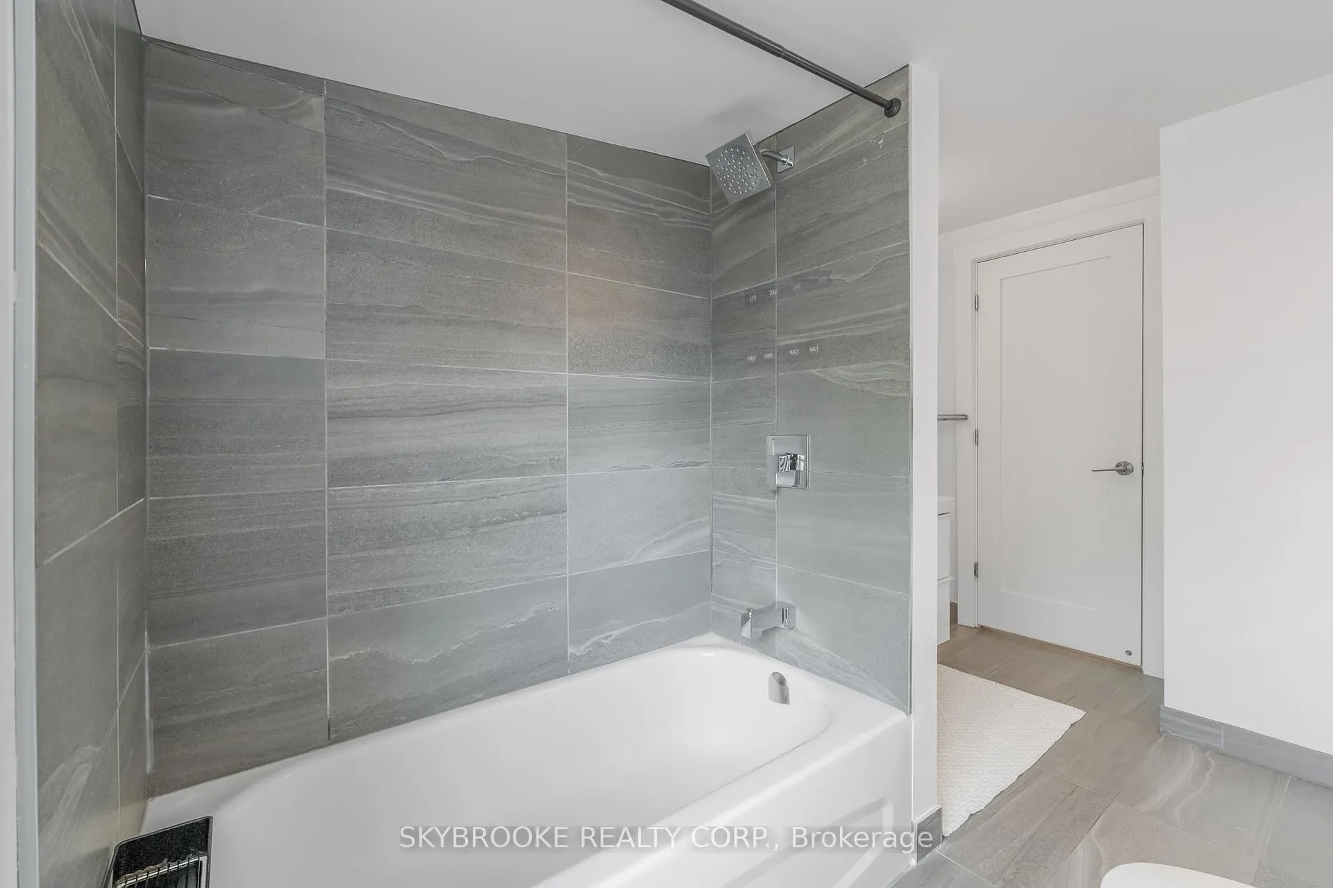 Photo 23 of 14 Whitaker Avenue, Toronto, Niagara — HOMEH