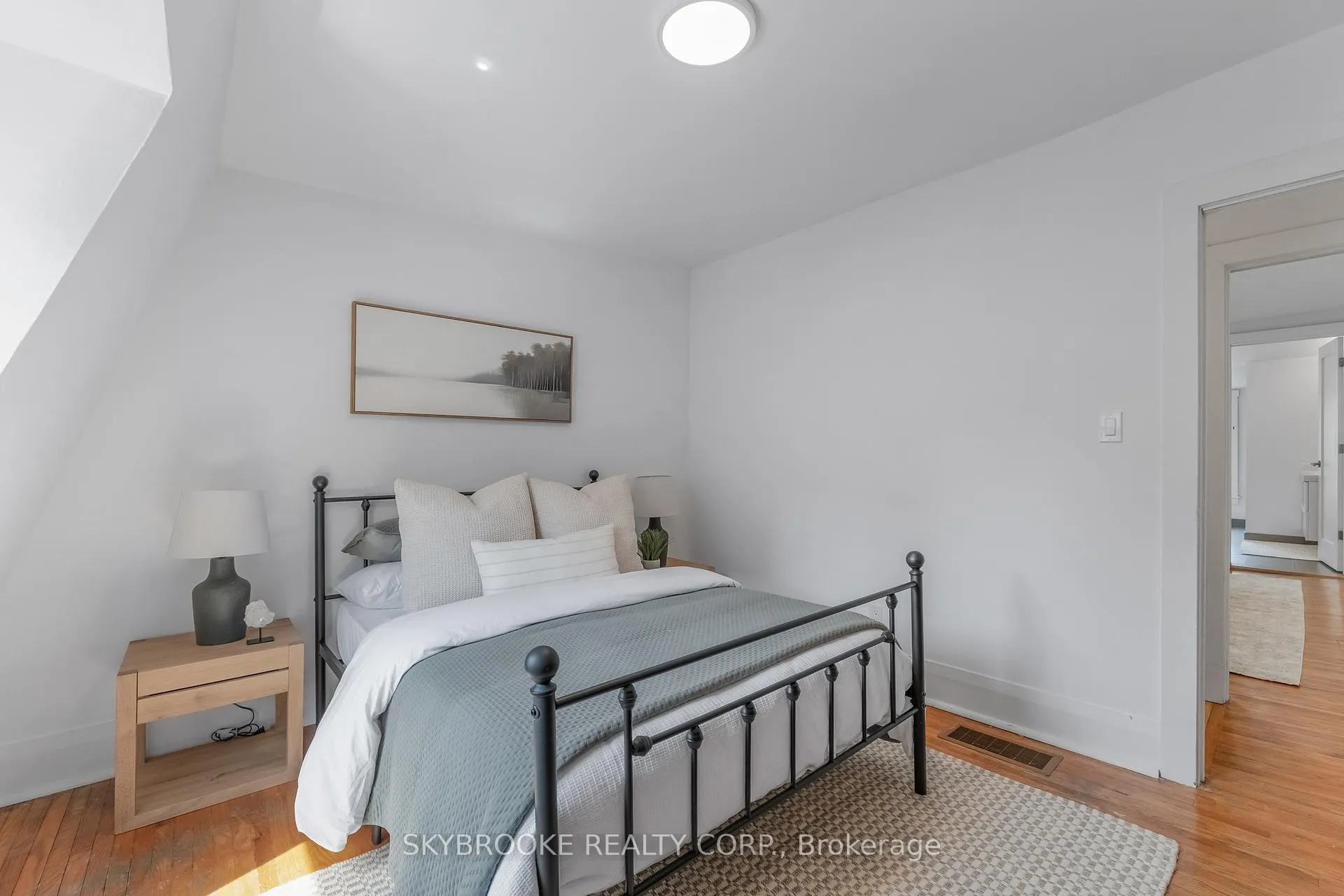 Photo 26 of 14 Whitaker Avenue, Toronto, Niagara — HOMEH