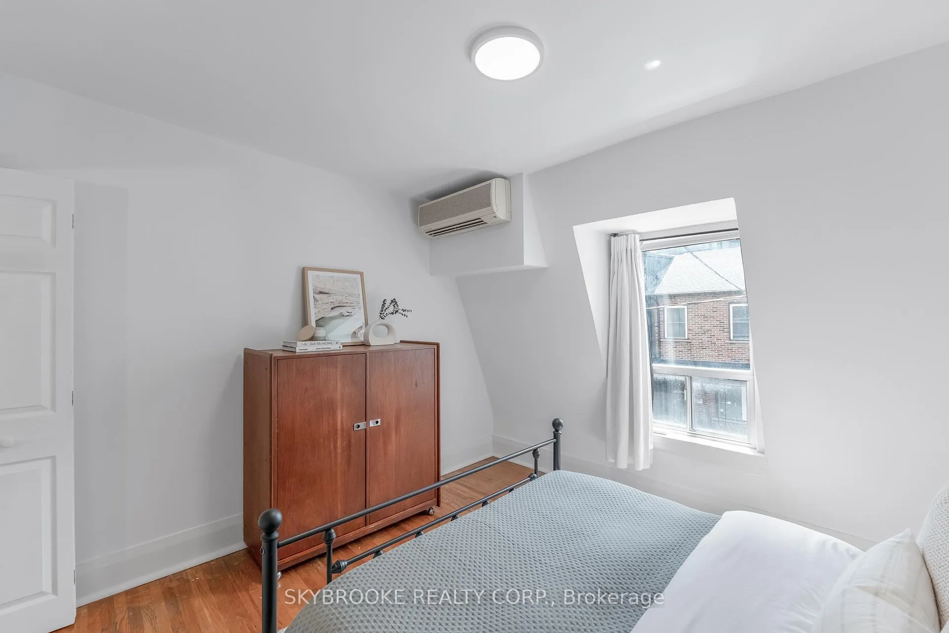 Photo 27 of 14 Whitaker Avenue, Toronto, Niagara — HOMEH