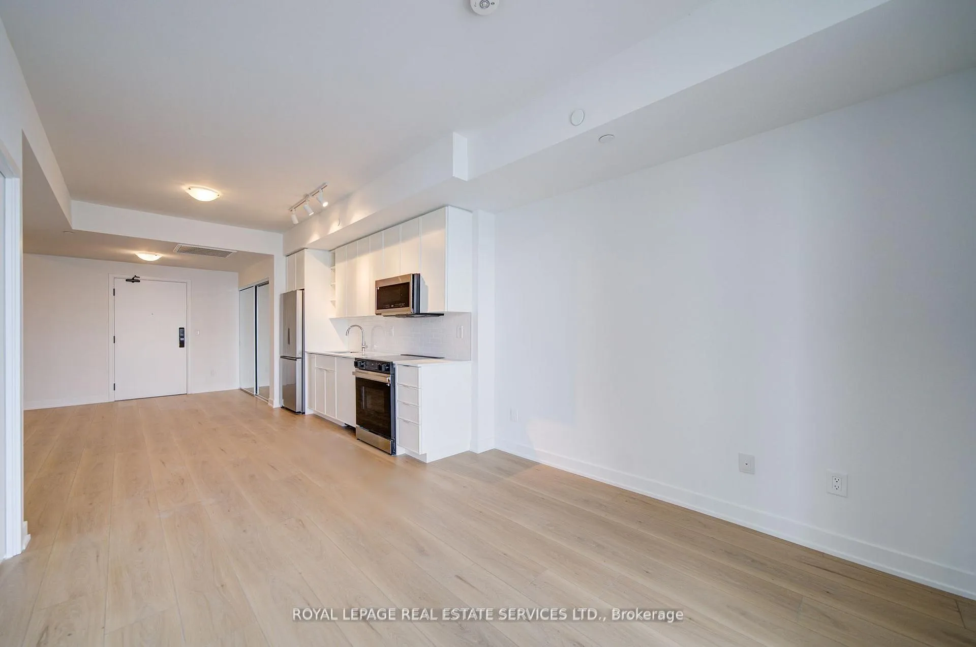 Photo 8 of Unit 1406, 2075 Lakeshore Road, Burlington, Brant — HOMEH