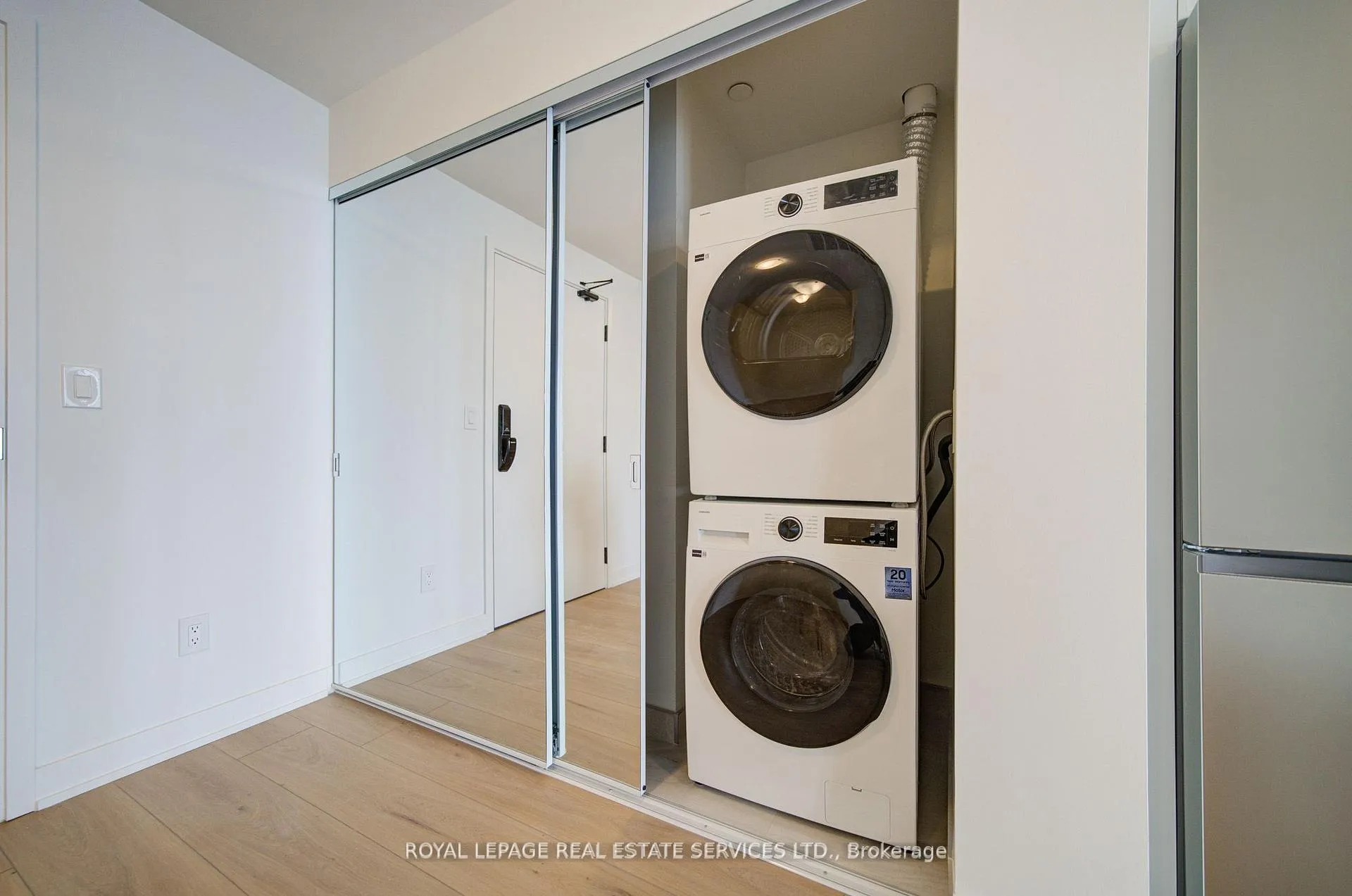 Photo 24 of Unit 1406, 2075 Lakeshore Road, Burlington, Brant — HOMEH