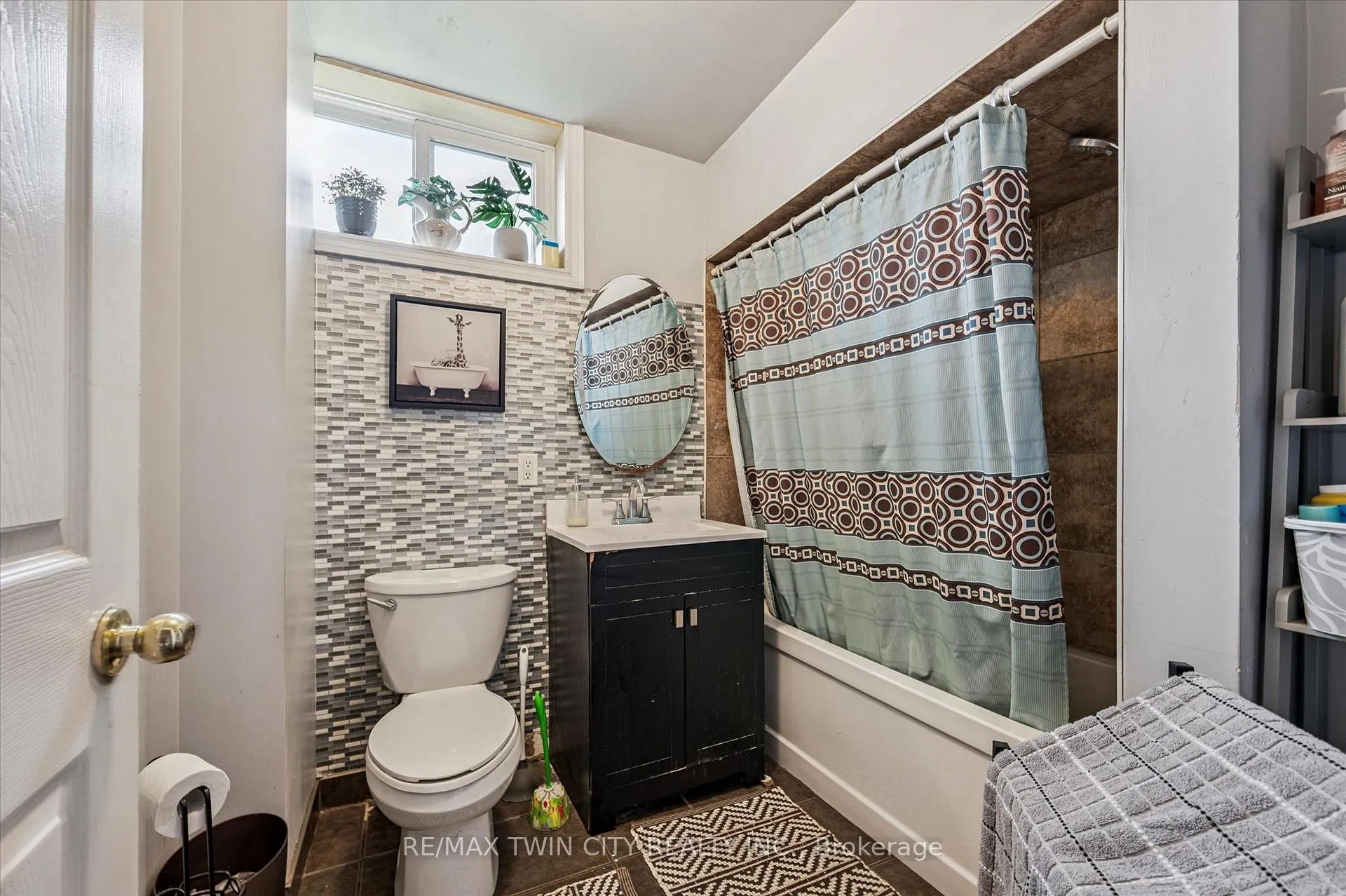 Photo 29 of 27 Roseview Avenue, Cambridge, City Core/Wellington — HOMEH