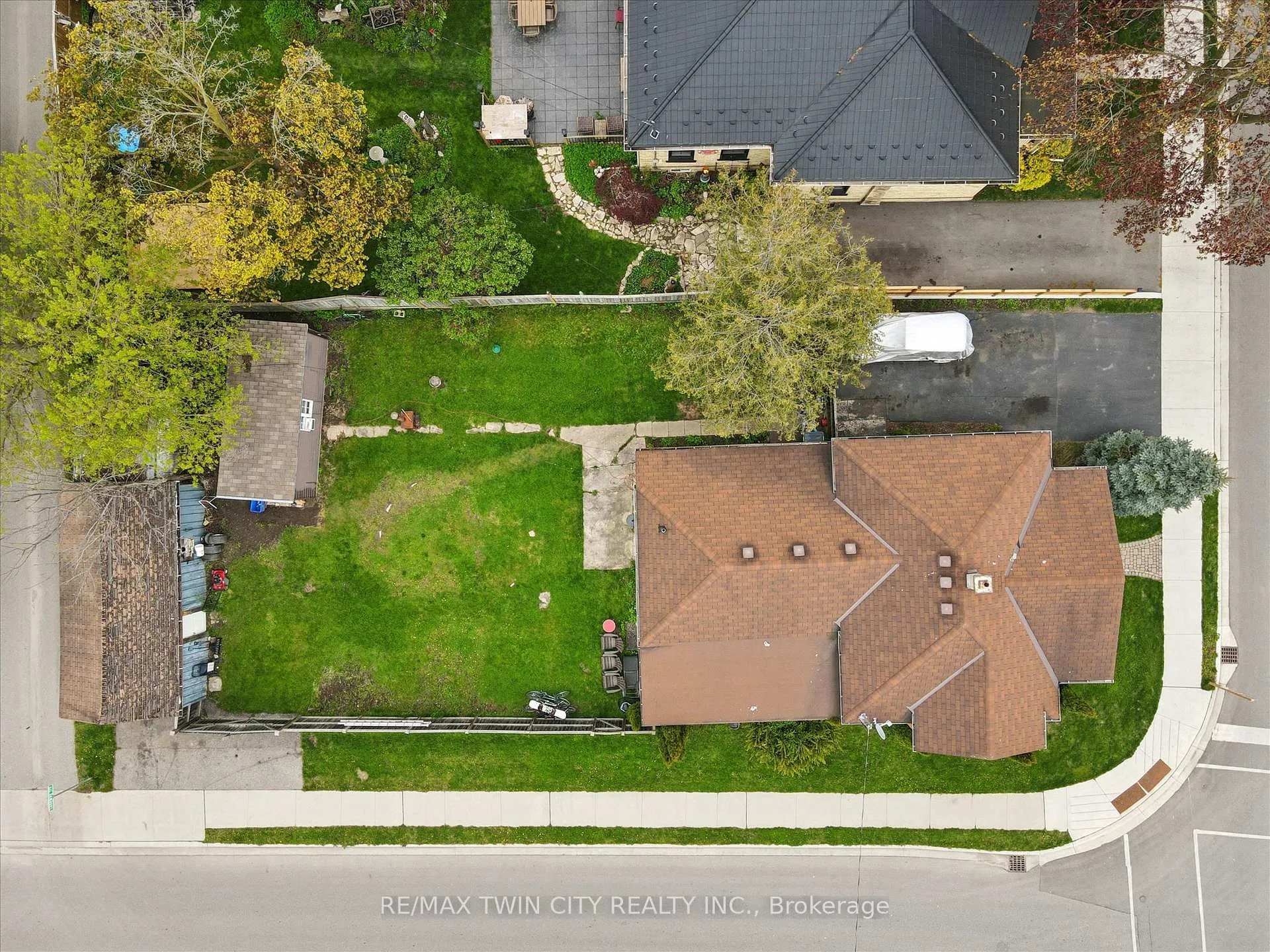 Photo 43 of 27 Roseview Avenue, Cambridge, City Core/Wellington — HOMEH