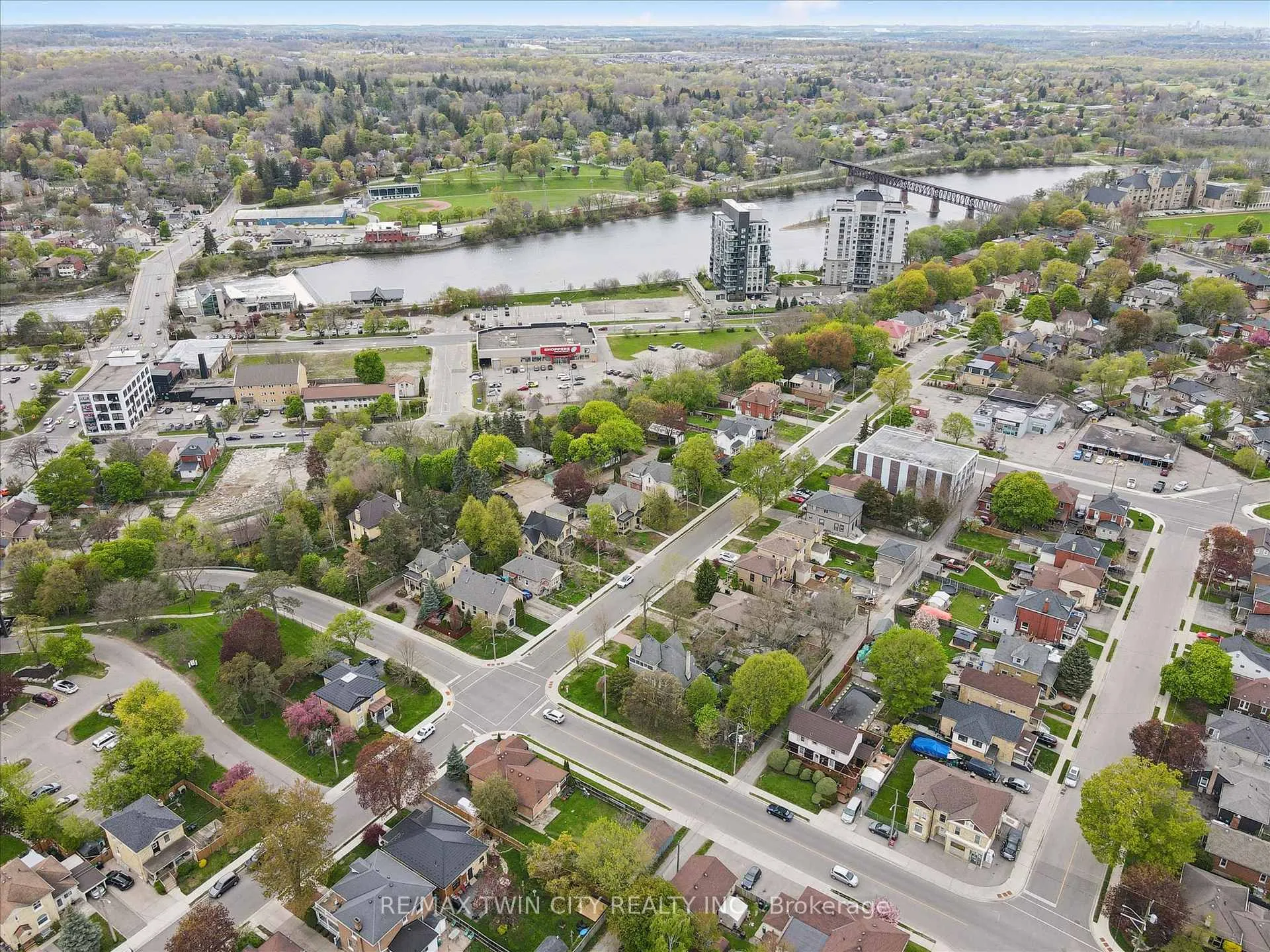 Photo 45 of 27 Roseview Avenue, Cambridge, City Core/Wellington — HOMEH