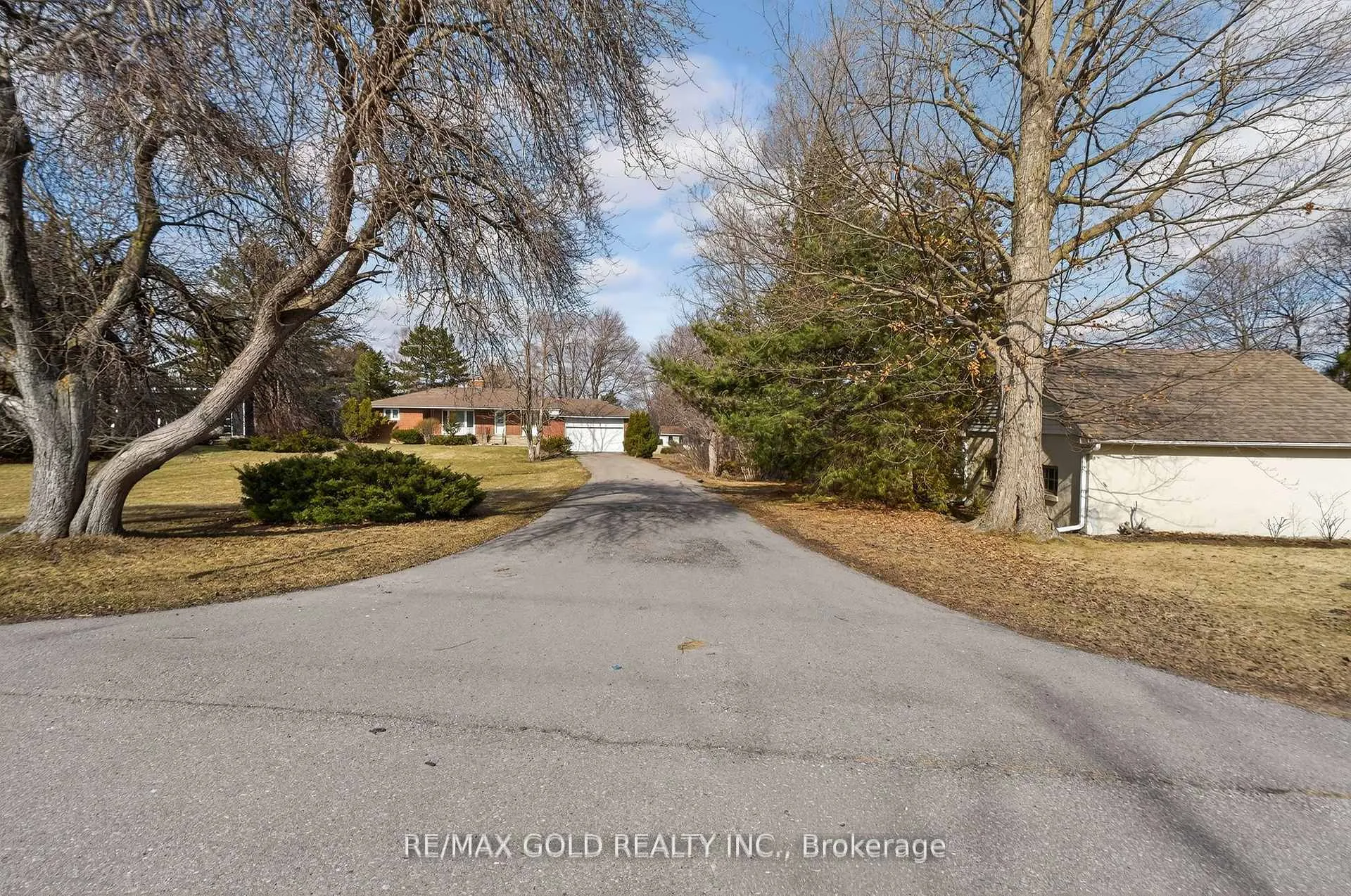 Photo 3 of 14811 Creditview Road, Caledon, Cheltenham — HOMEH