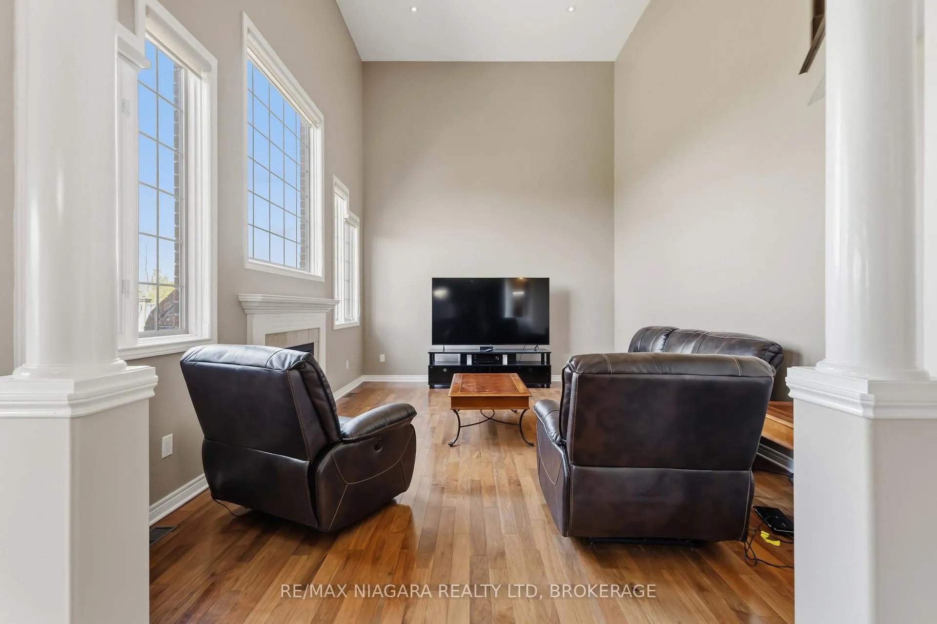 Photo 5 of 6875 Parkside Road, Niagara Falls, Forestview — HOMEH