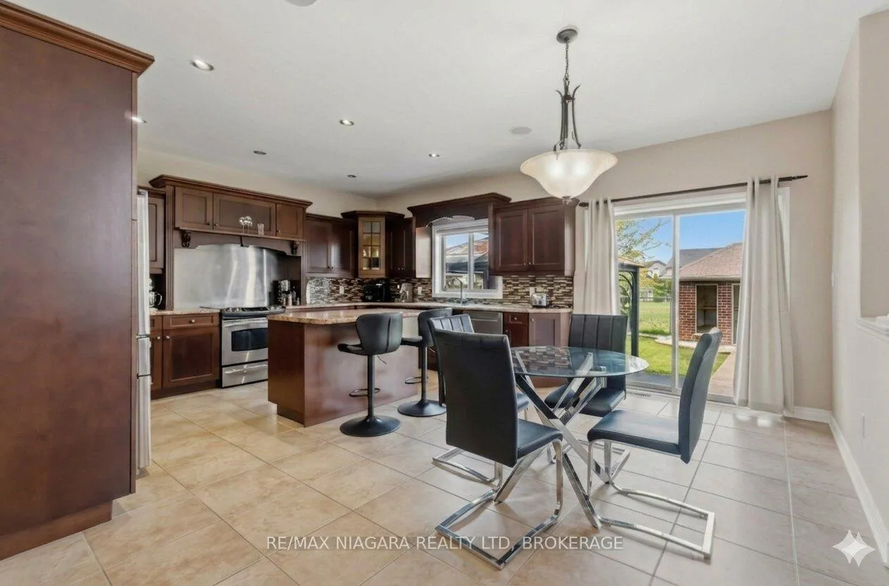 Photo 11 of 6875 Parkside Road, Niagara Falls, Forestview — HOMEH