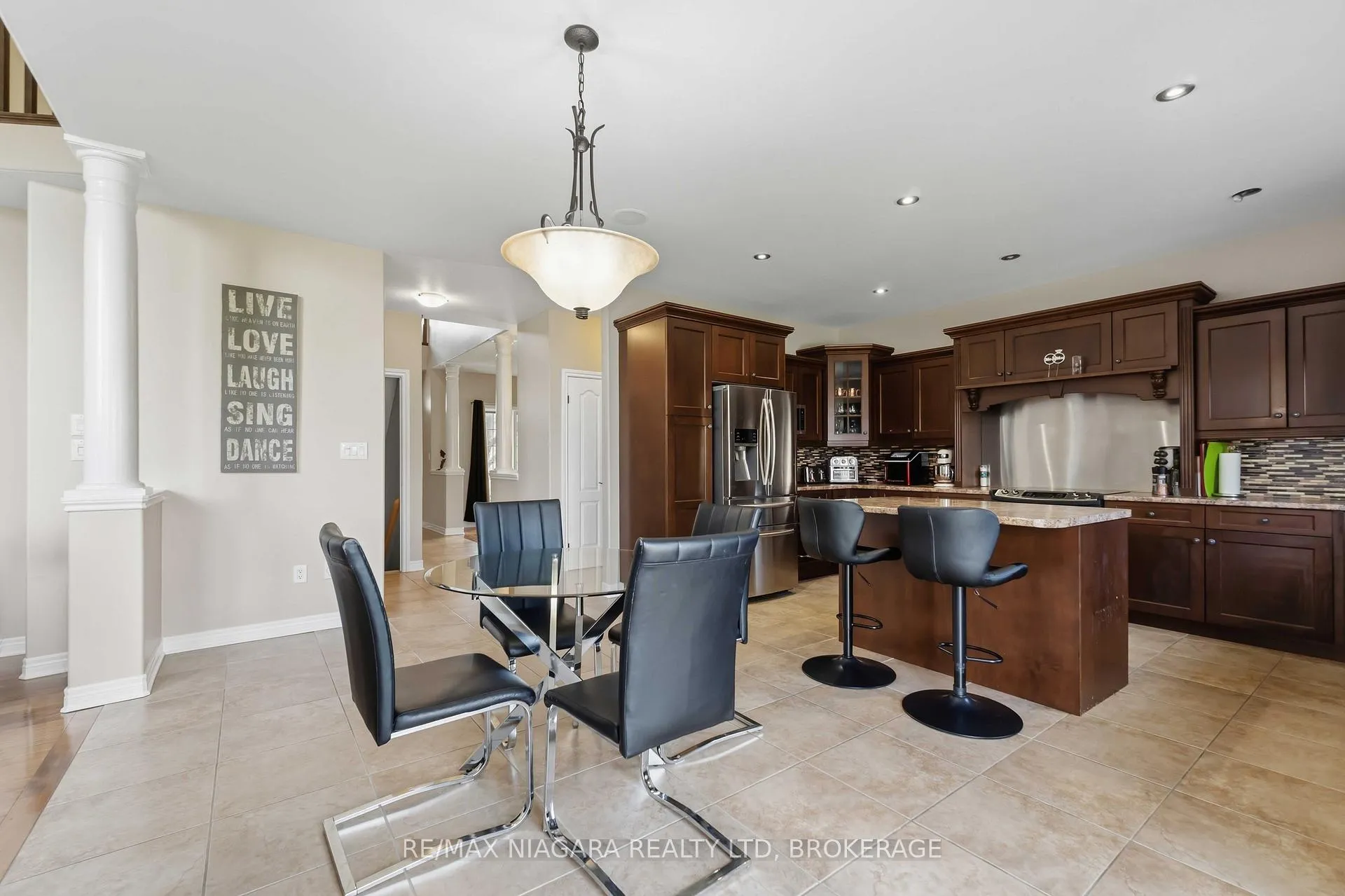 Photo 12 of 6875 Parkside Road, Niagara Falls, Forestview — HOMEH