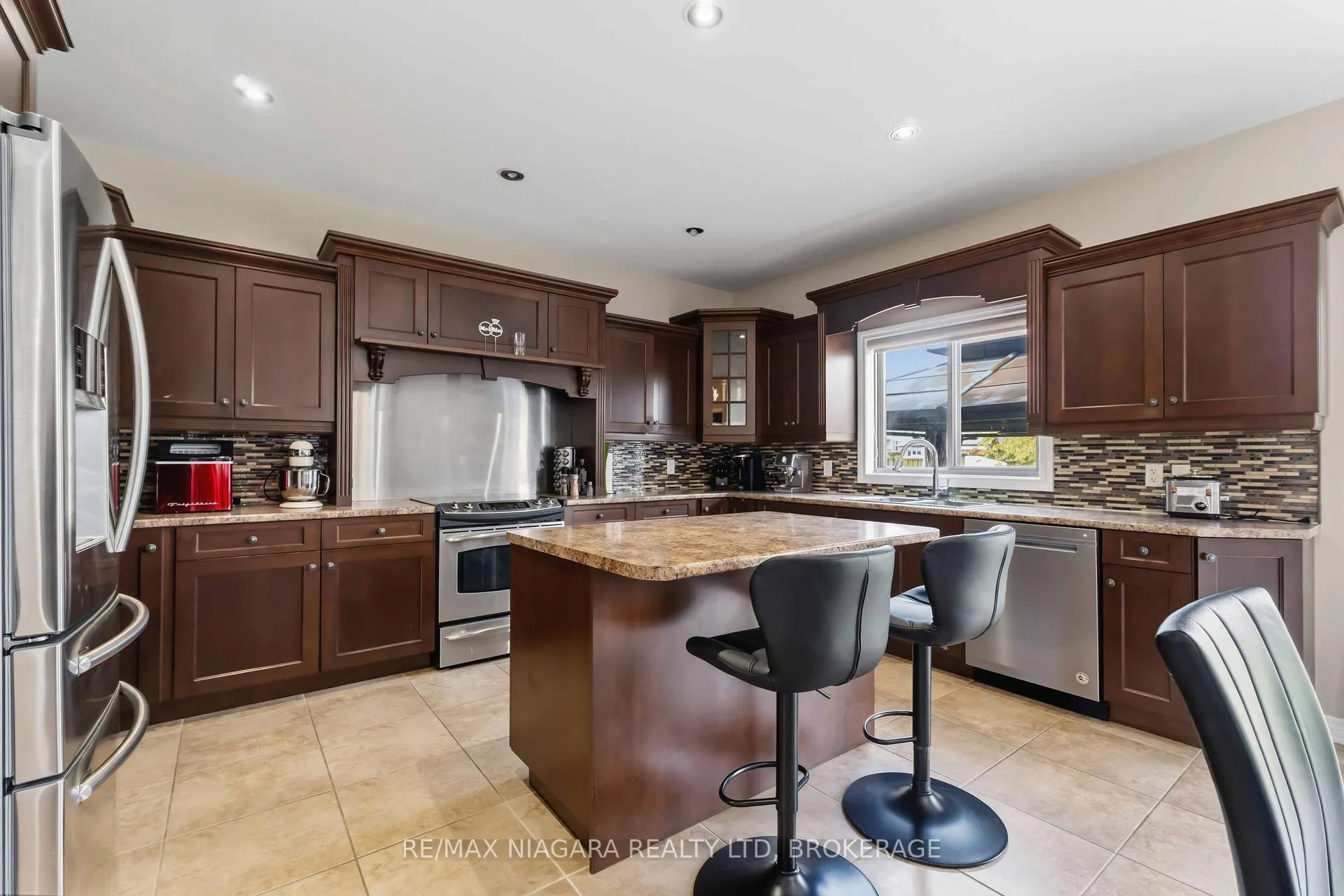 Photo 14 of 6875 Parkside Road, Niagara Falls, Forestview — HOMEH