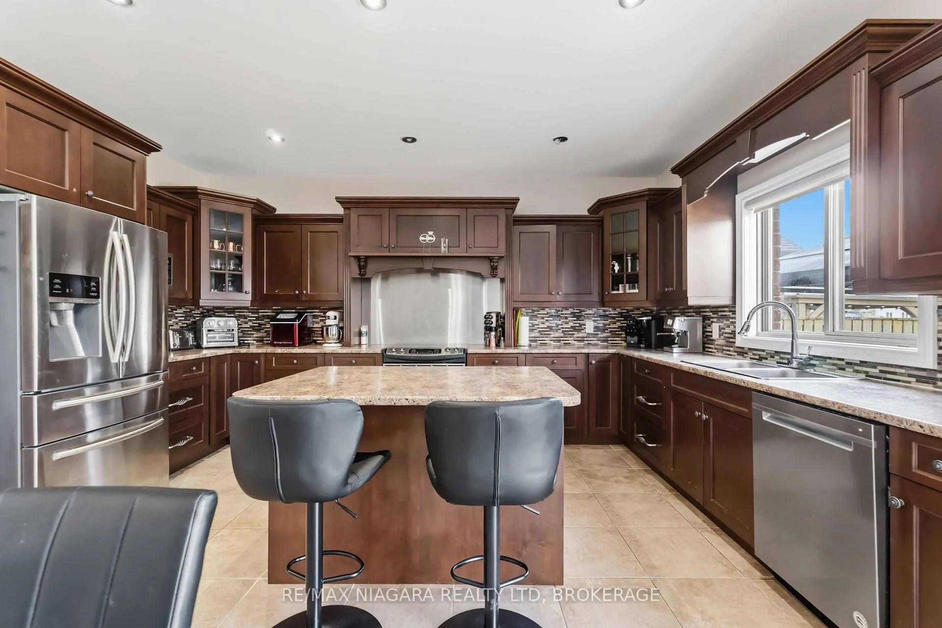 Photo 15 of 6875 Parkside Road, Niagara Falls, Forestview — HOMEH