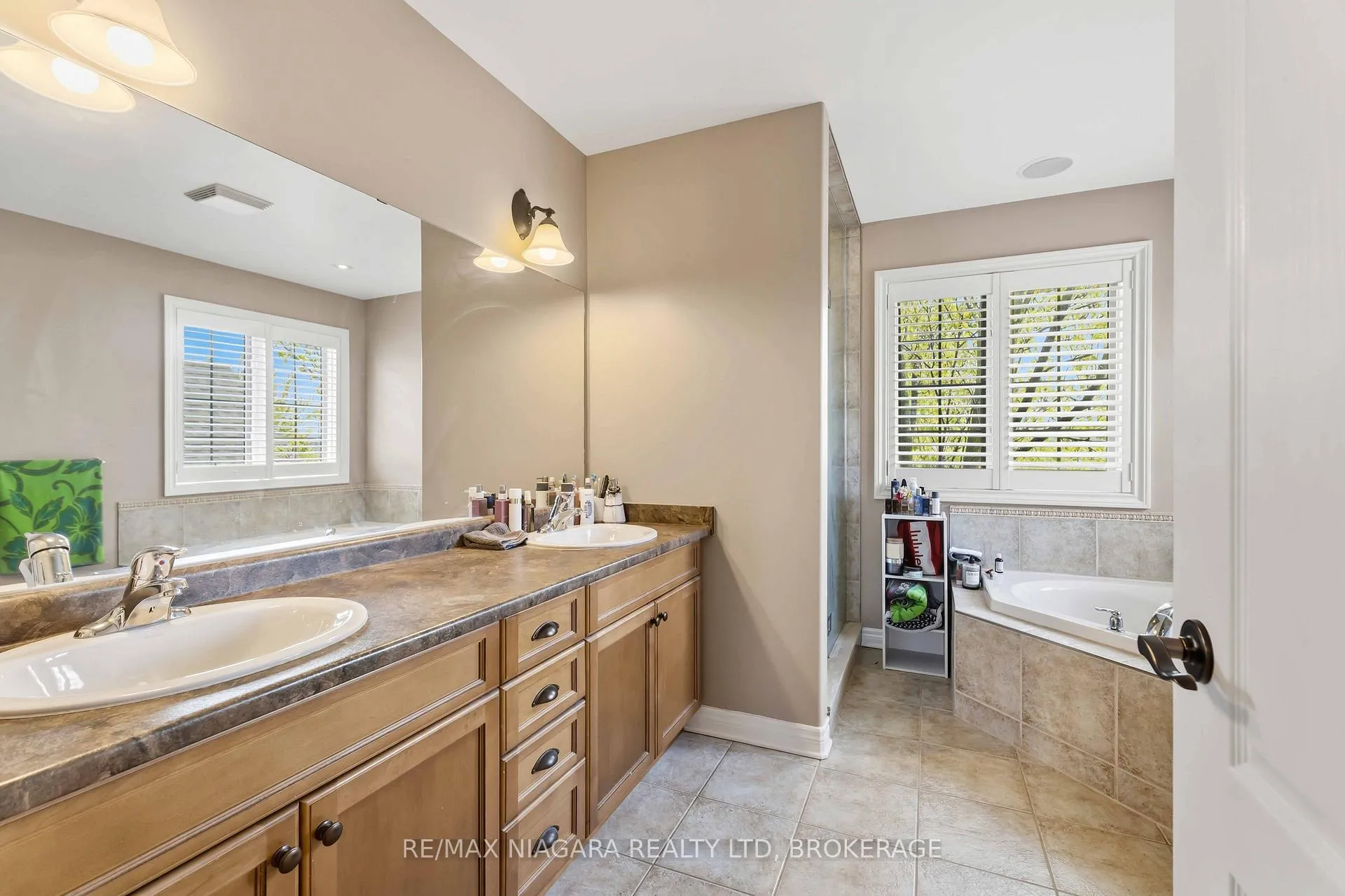 Photo 26 of 6875 Parkside Road, Niagara Falls, Forestview — HOMEH