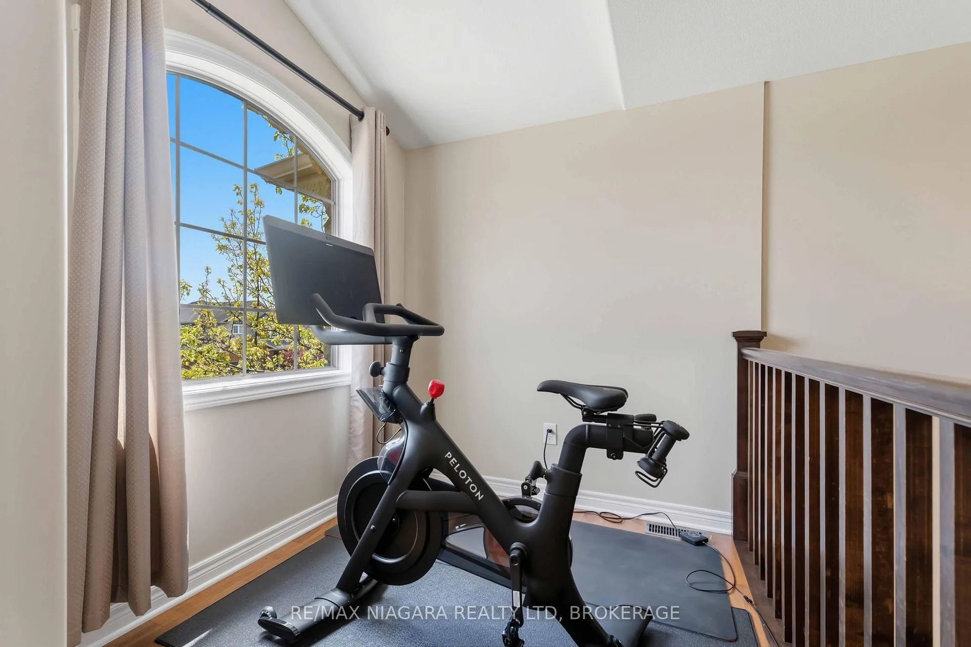Photo 28 of 6875 Parkside Road, Niagara Falls, Forestview — HOMEH