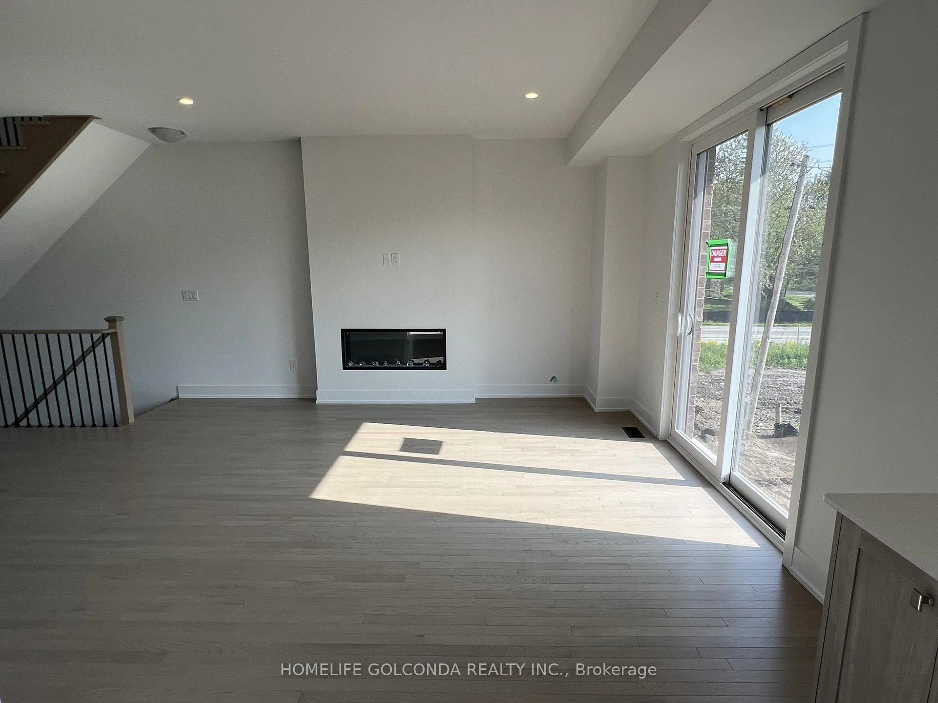 Photo 2 of 8 Sobczak Drive, Whitby, Port Whitby — HOMEH