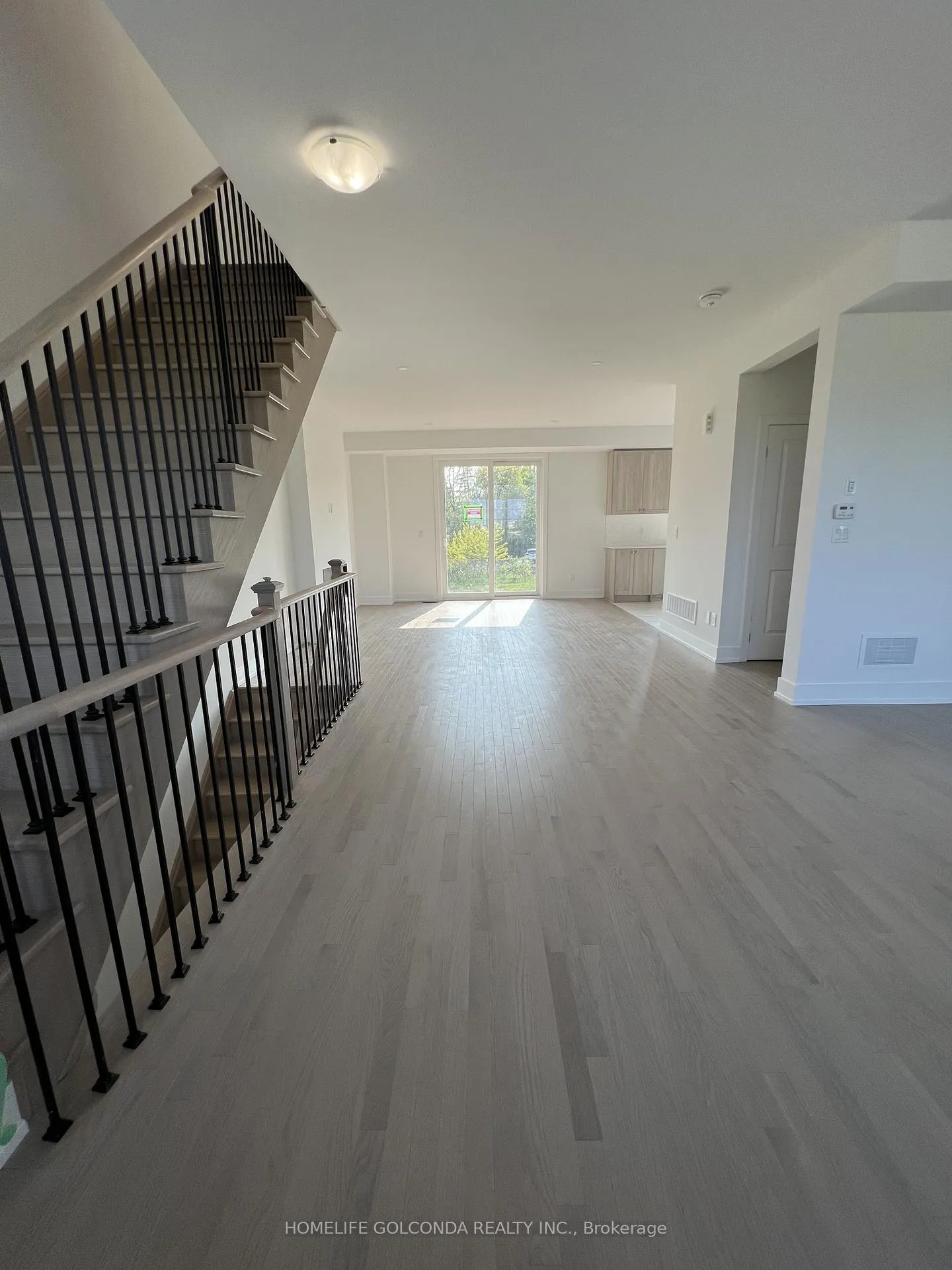 Photo 3 of 8 Sobczak Drive, Whitby, Port Whitby — HOMEH