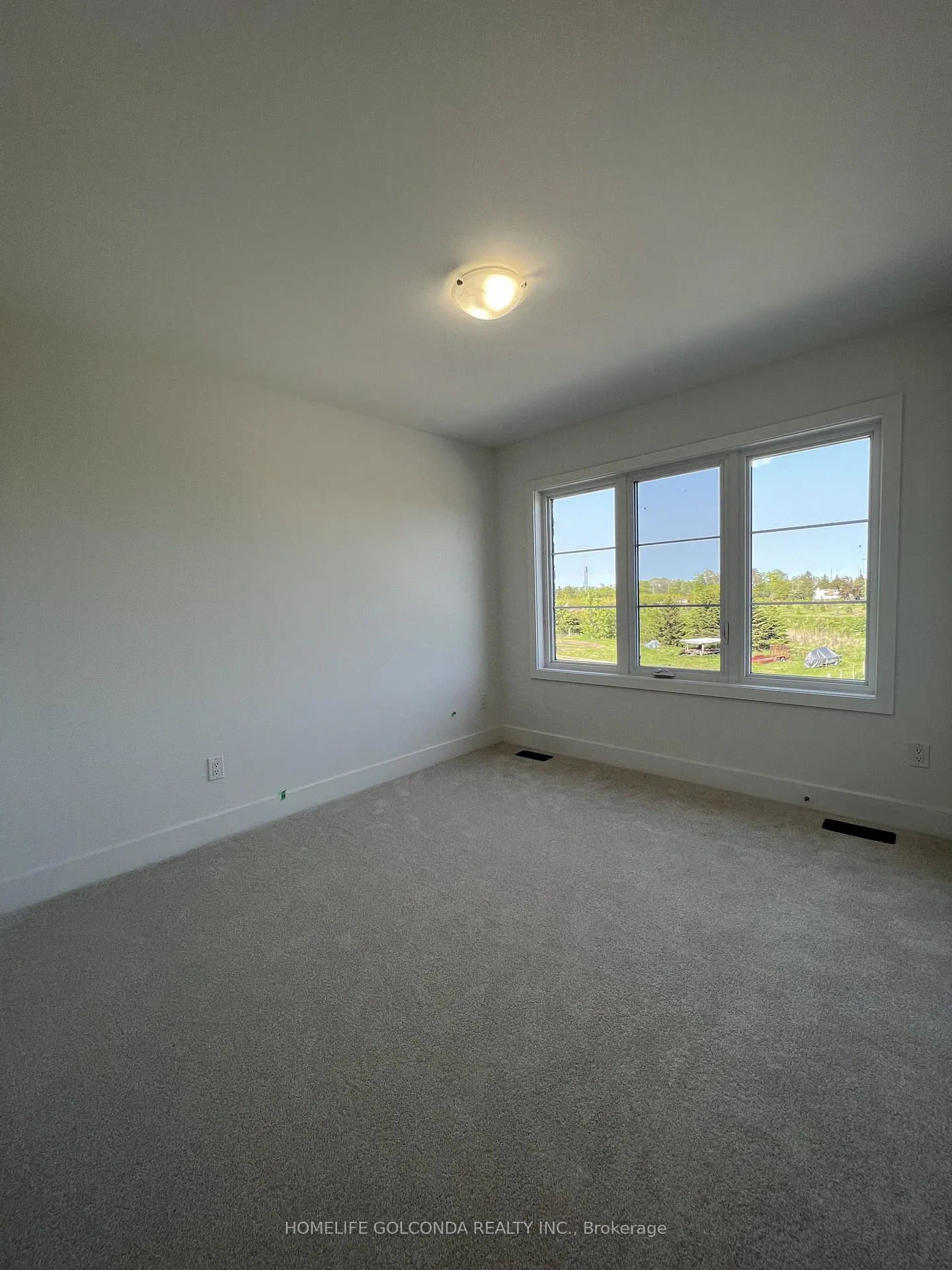 Photo 10 of 8 Sobczak Drive, Whitby, Port Whitby — HOMEH