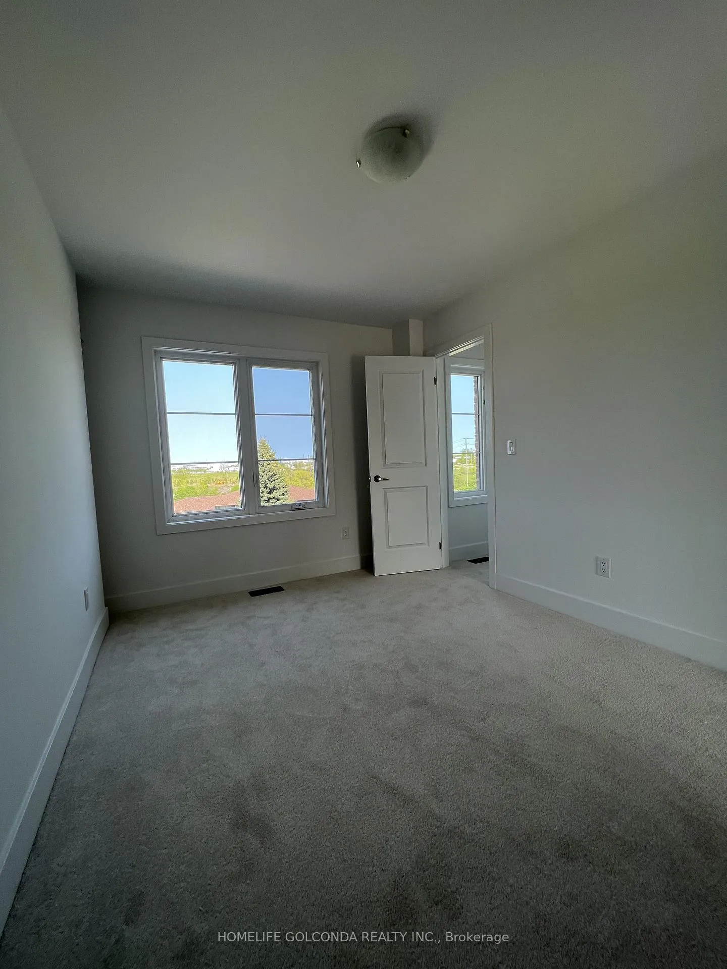 Photo 11 of 8 Sobczak Drive, Whitby, Port Whitby — HOMEH