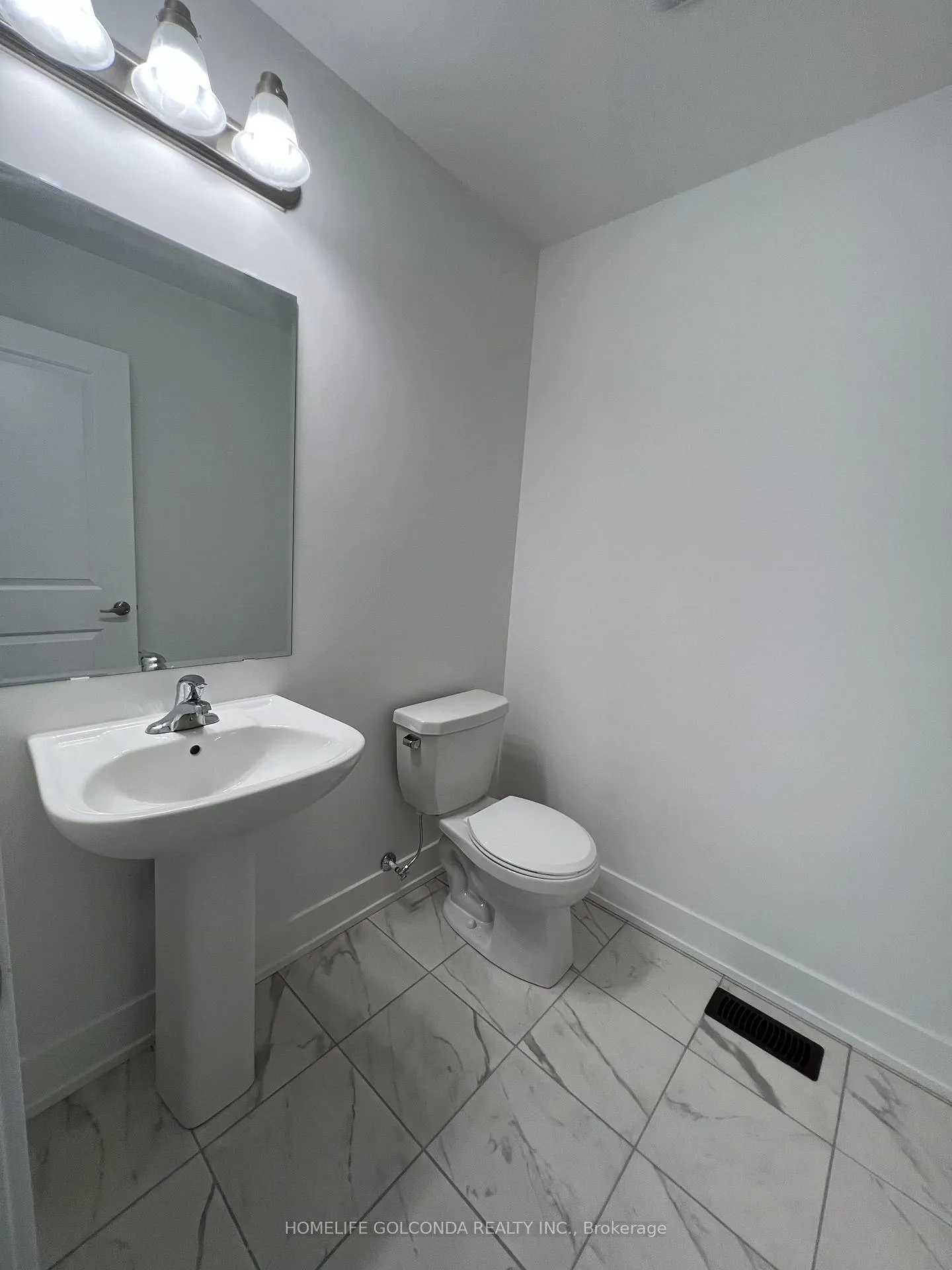 Photo 16 of 8 Sobczak Drive, Whitby, Port Whitby — HOMEH