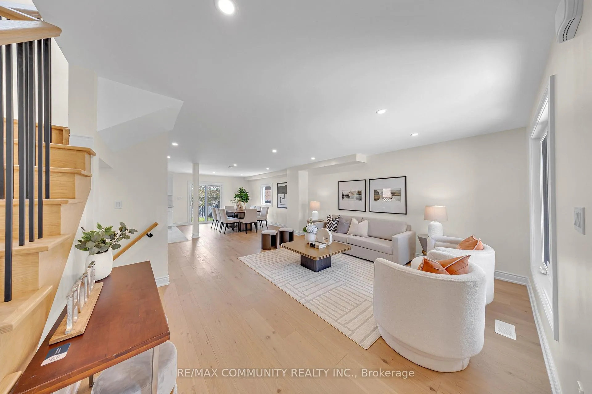 Photo 5 of 83 Kyla Crescent, Markham, Milliken Mills East — HOMEH