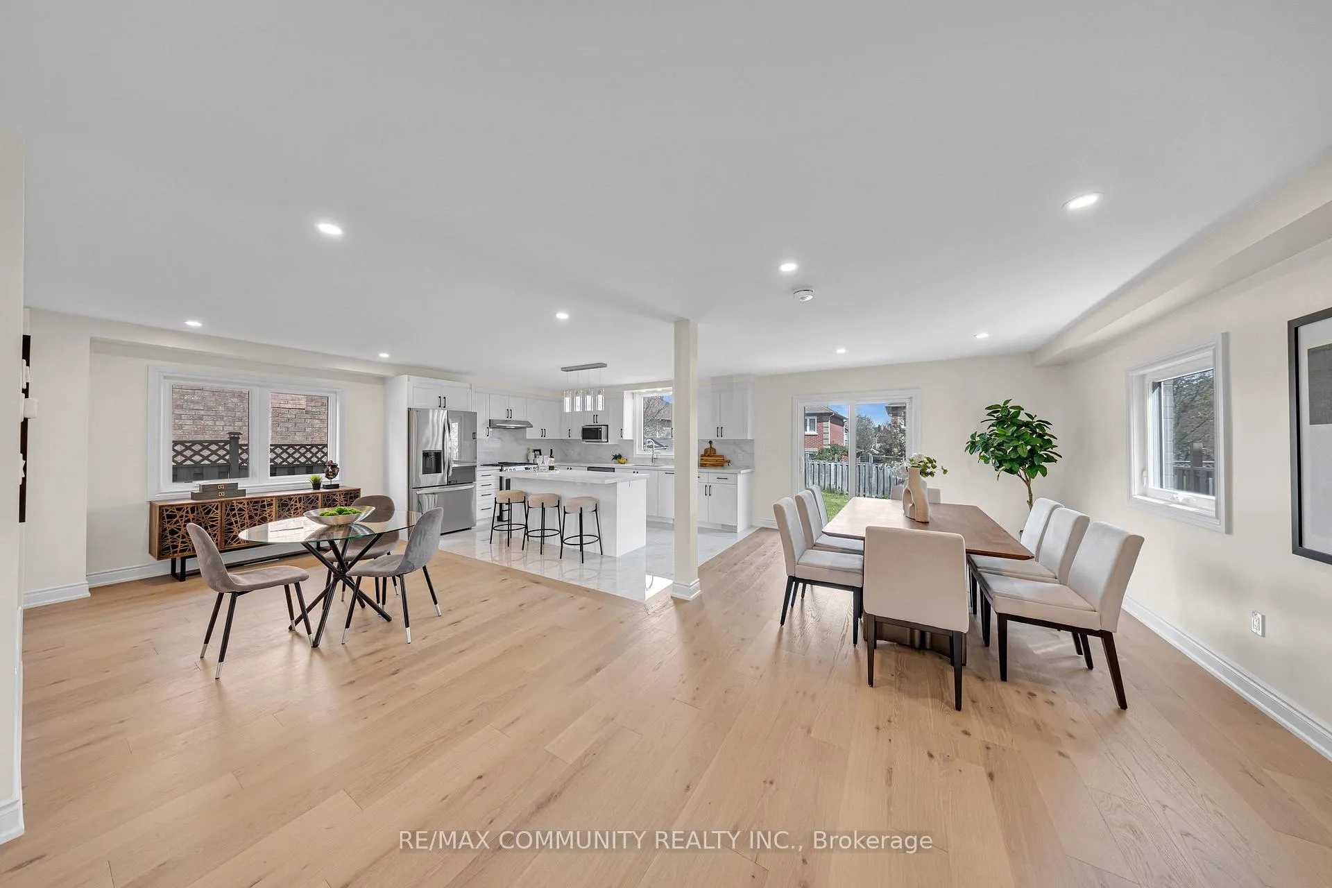 Photo 9 of 83 Kyla Crescent, Markham, Milliken Mills East — HOMEH