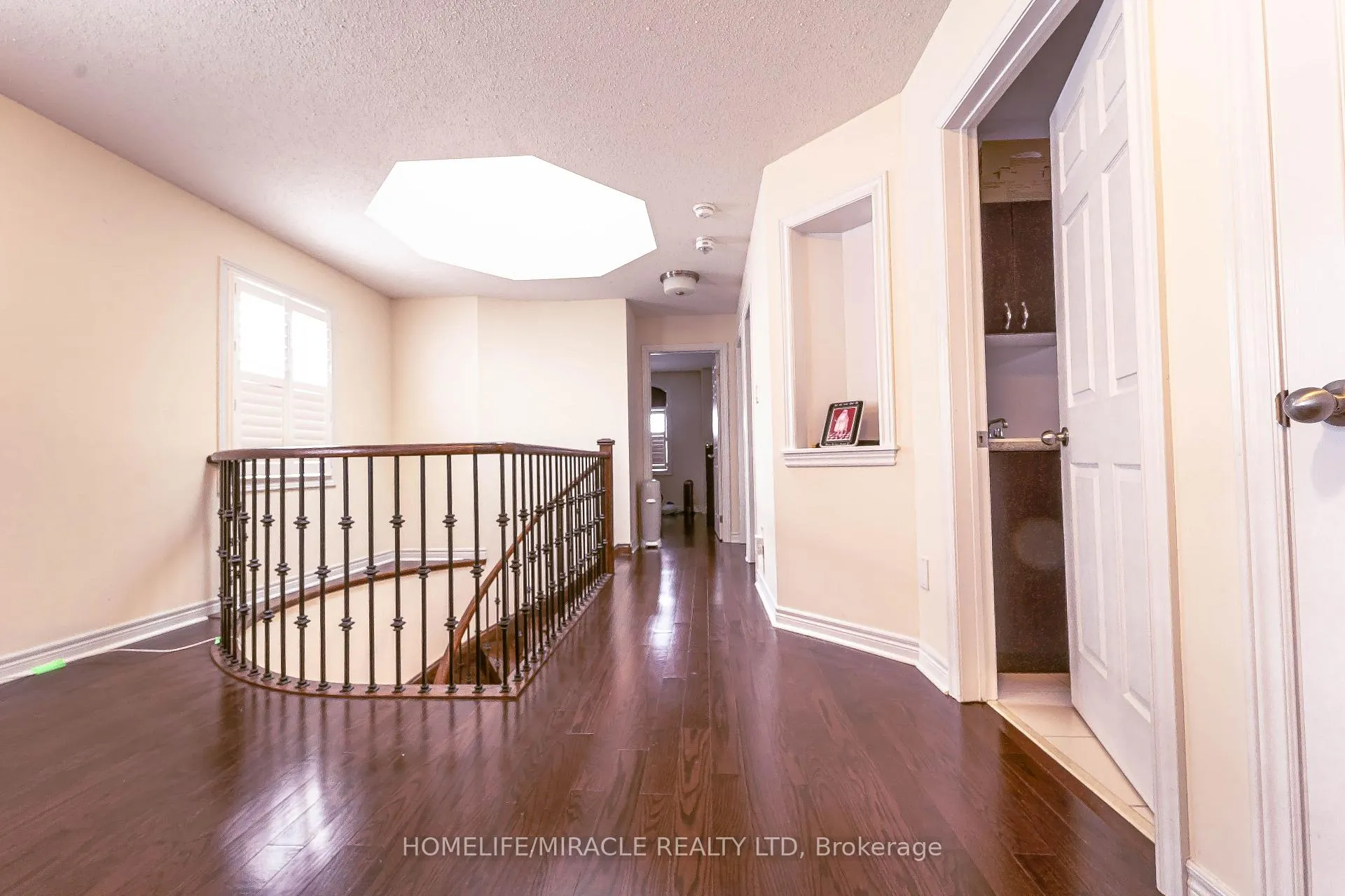 Photo 16 of 54 Mccourt Drive, Ajax, South East — HOMEH