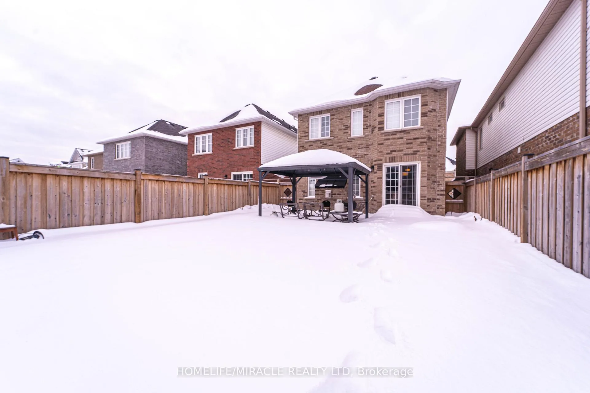 Photo 23 of 54 Mccourt Drive, Ajax, South East — HOMEH