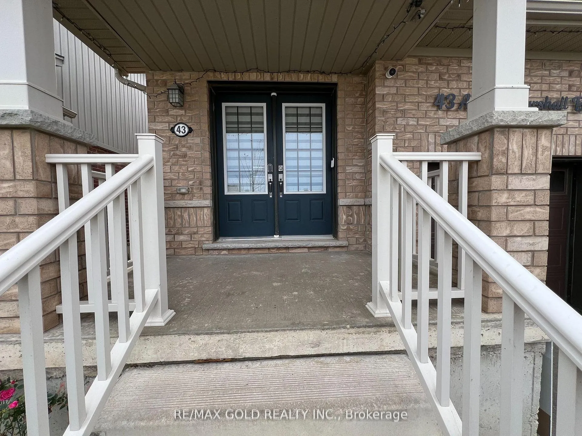 Photo 2 of 43 Arnold Marshall Boulevard, Haldimand — HOMEH