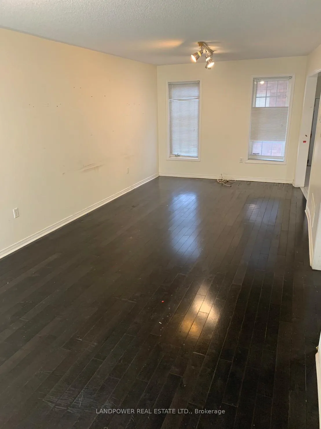 Photo 8 of 147 Cairncross Crescent S, Markham, Milliken Mills East — HOMEH