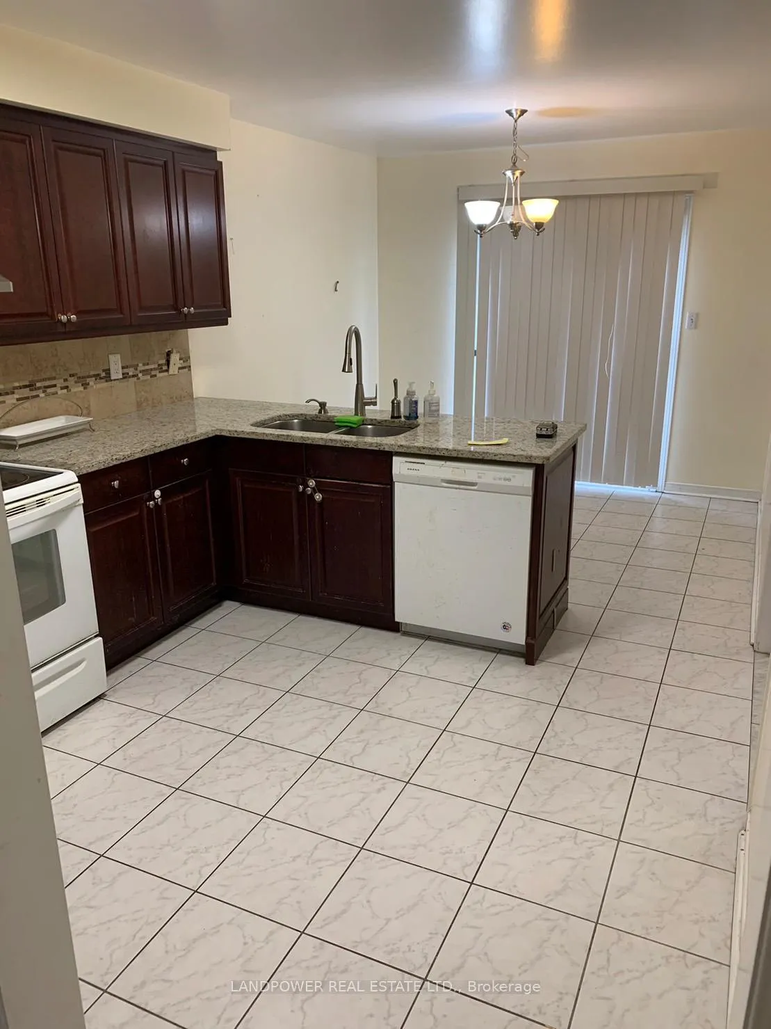 Photo 9 of 147 Cairncross Crescent S, Markham, Milliken Mills East — HOMEH