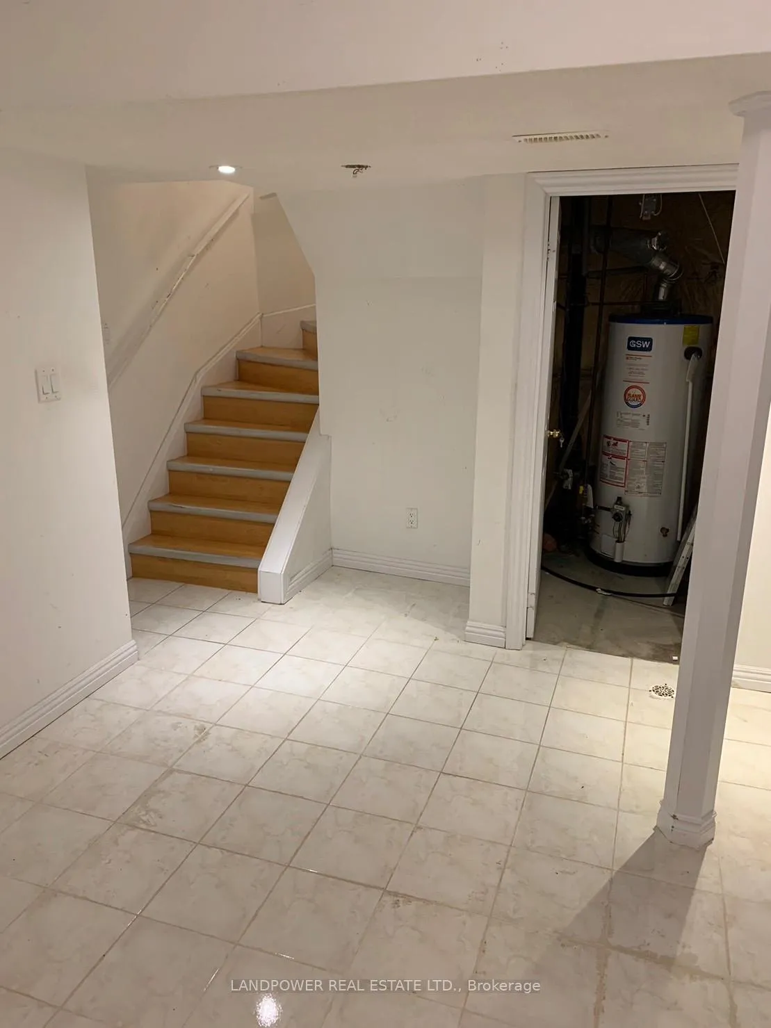 Photo 18 of 147 Cairncross Crescent S, Markham, Milliken Mills East — HOMEH