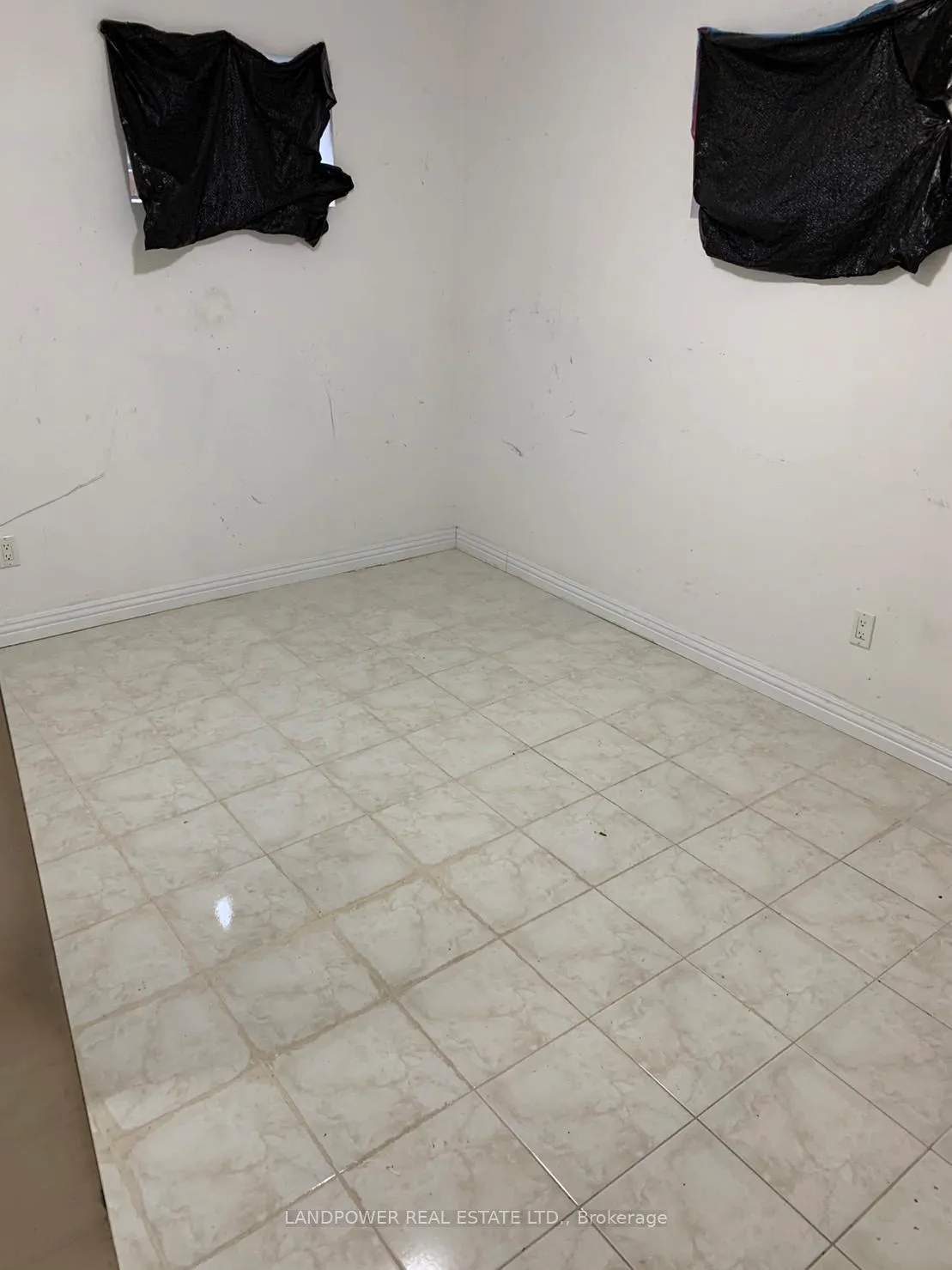 Photo 21 of 147 Cairncross Crescent S, Markham, Milliken Mills East — HOMEH
