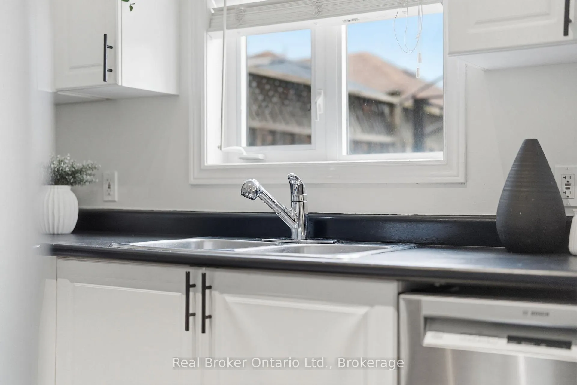 Photo 16 of 50 Easthampton Road, Hamilton, Stoney Creek — HOMEH