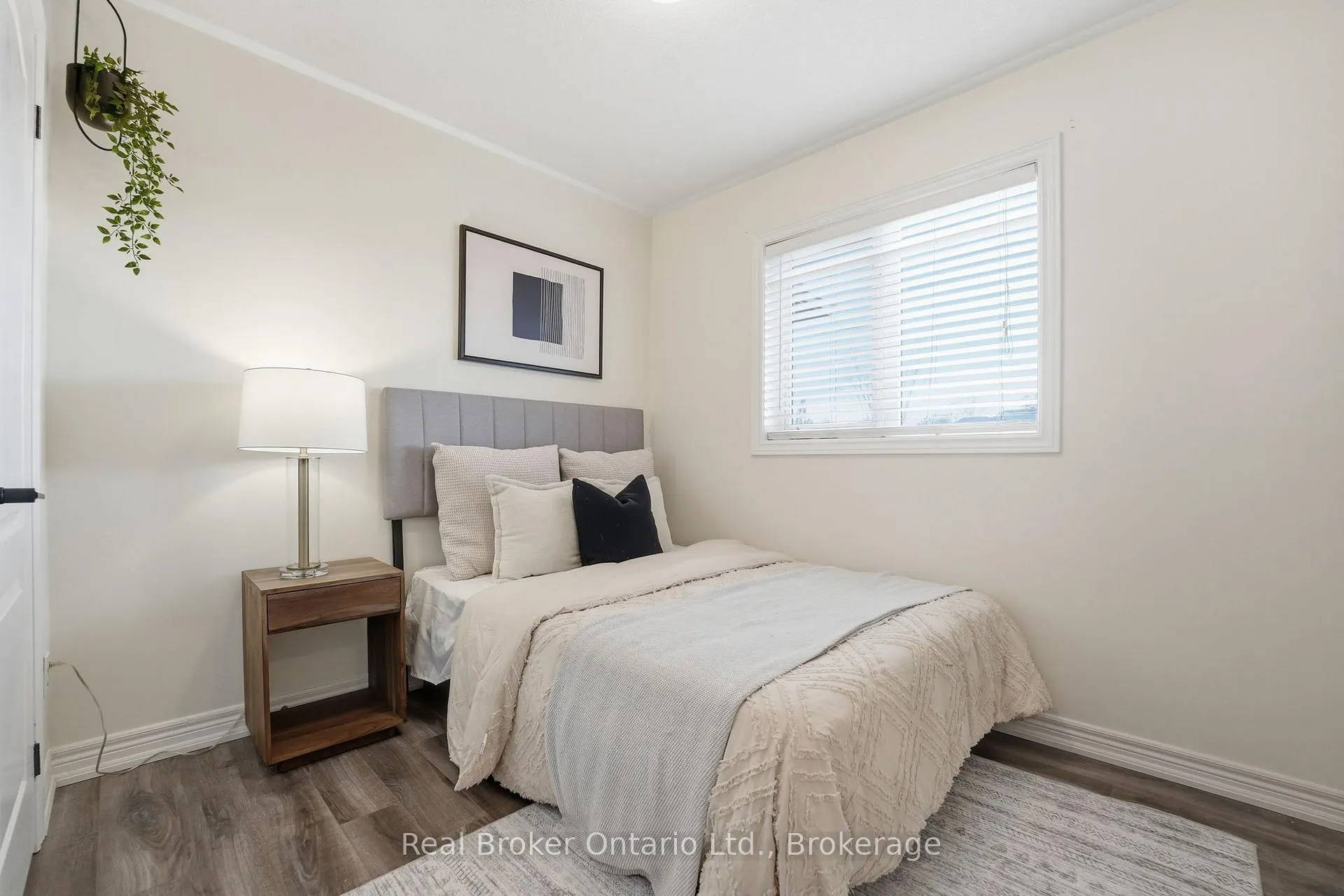 Photo 25 of 50 Easthampton Road, Hamilton, Stoney Creek — HOMEH