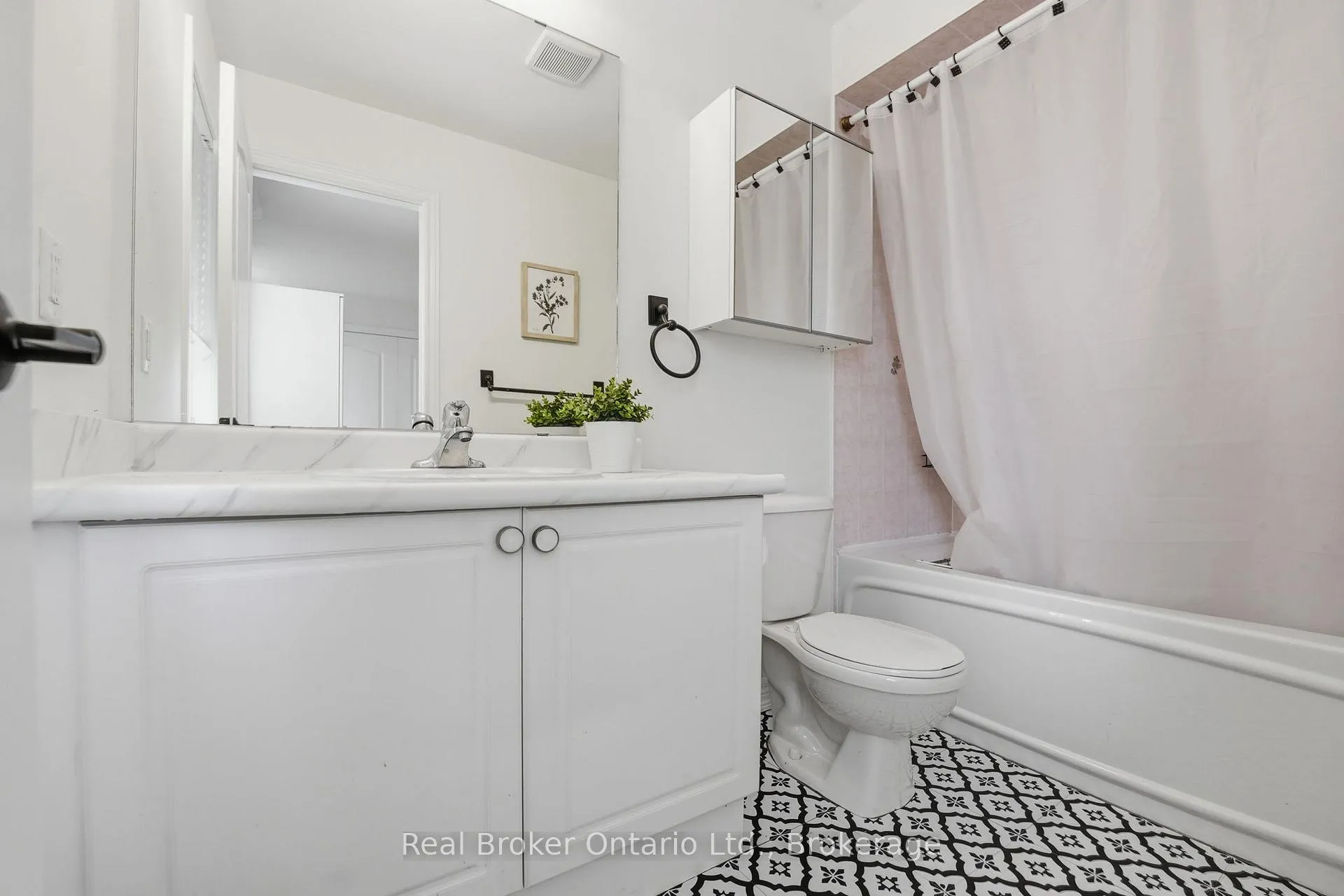 Photo 29 of 50 Easthampton Road, Hamilton, Stoney Creek — HOMEH