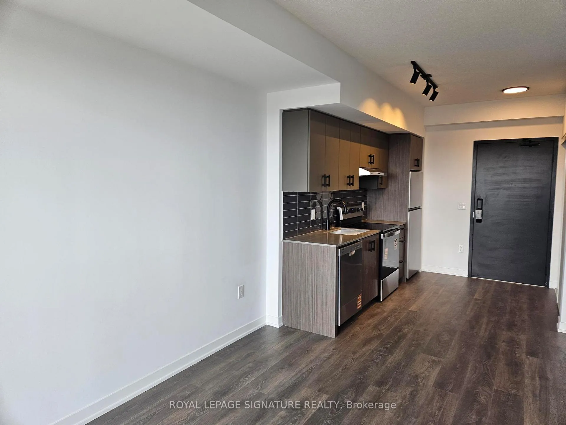 Photo 5 of Unit D804, 4878 Powers Common, Burlington, Alton — HOMEH