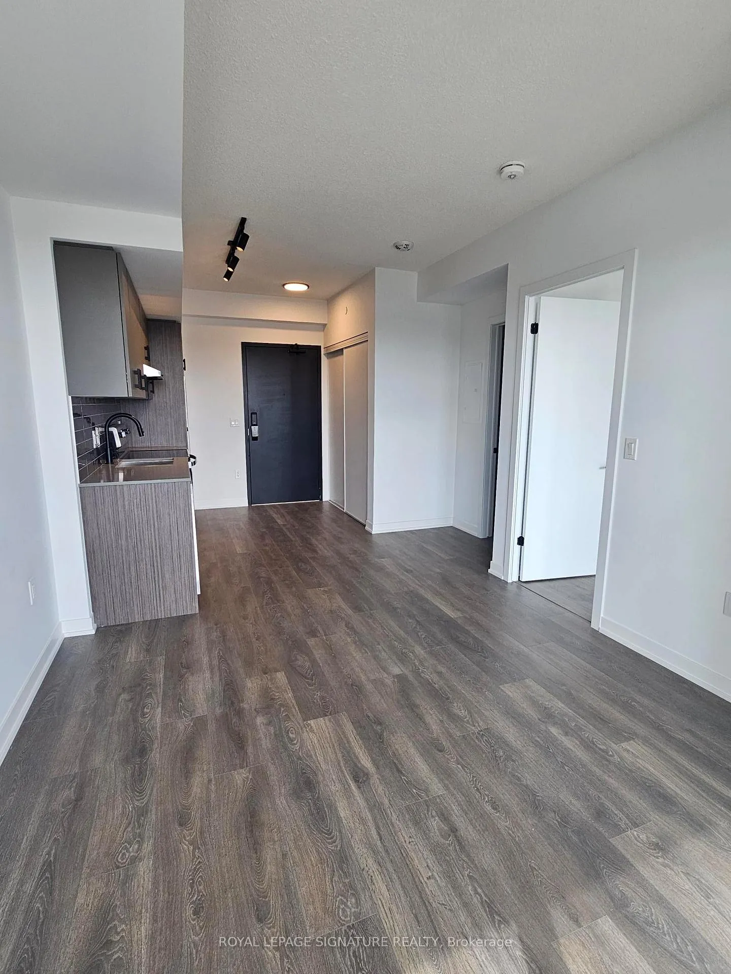 Photo 7 of Unit D804, 4878 Powers Common, Burlington, Alton — HOMEH