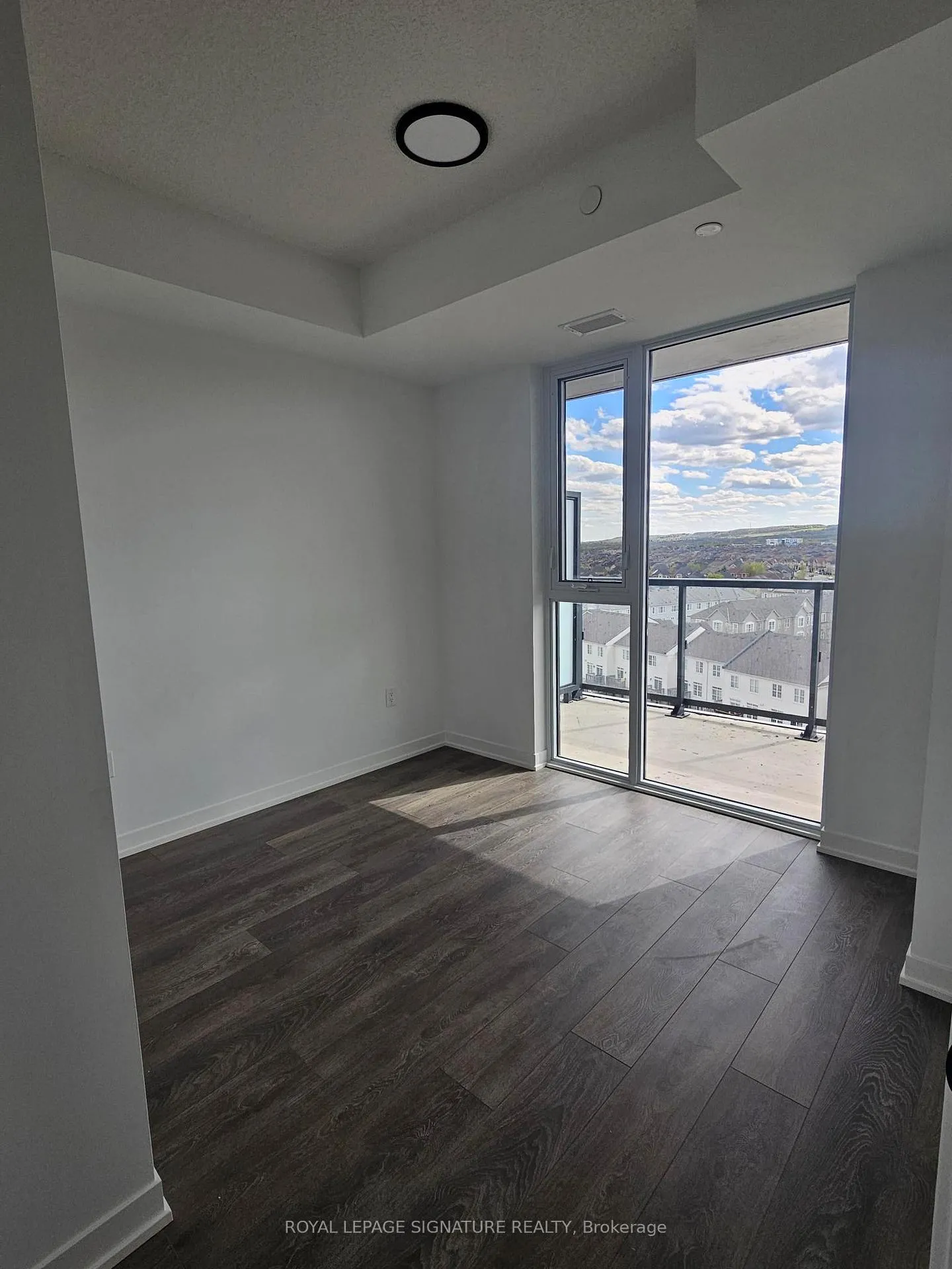 Photo 9 of Unit D804, 4878 Powers Common, Burlington, Alton — HOMEH