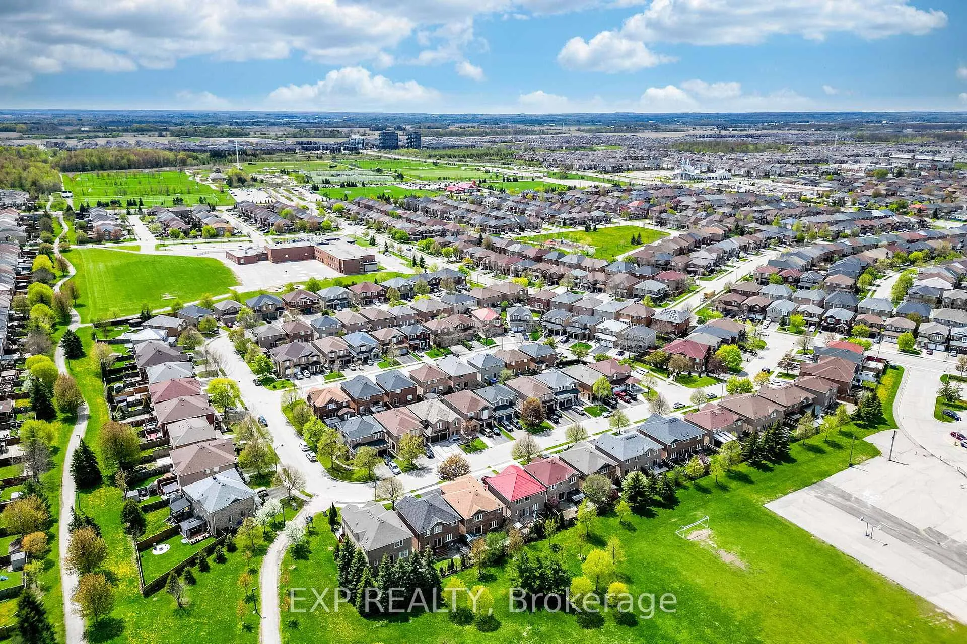 Photo 7 of 39 Trudelle Crescent, Brampton, Fletcher's Meadow — HOMEH