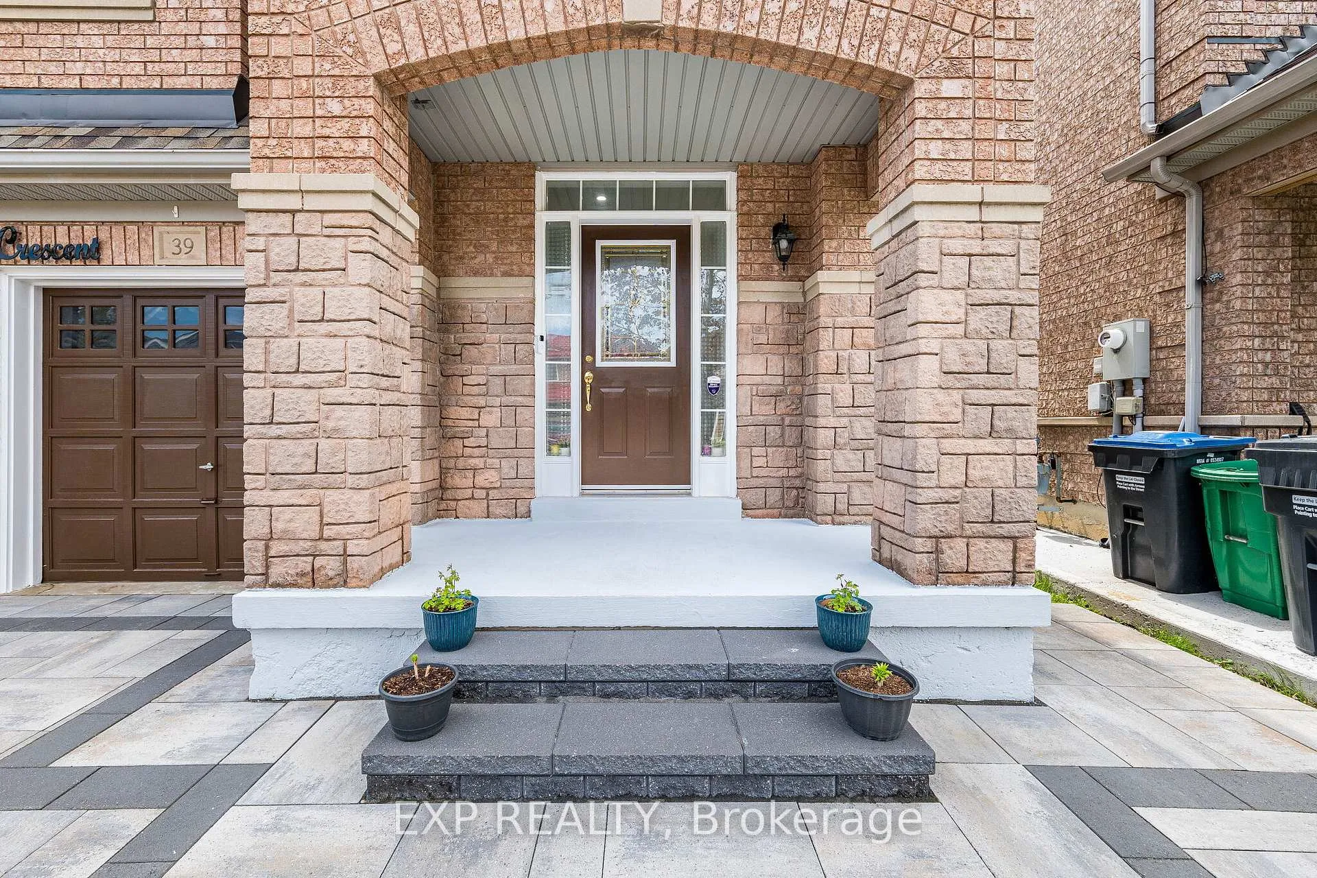 Photo 9 of 39 Trudelle Crescent, Brampton, Fletcher's Meadow — HOMEH