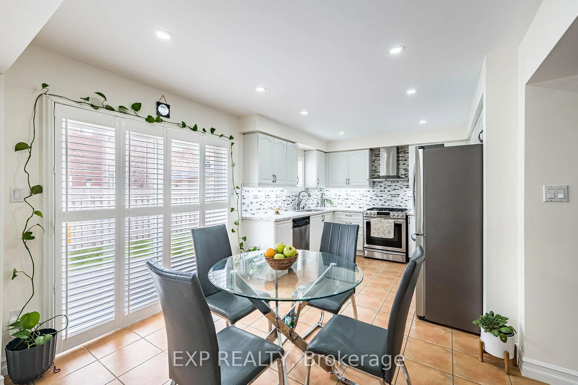 Photo 22 of 39 Trudelle Crescent, Brampton, Fletcher's Meadow — HOMEH