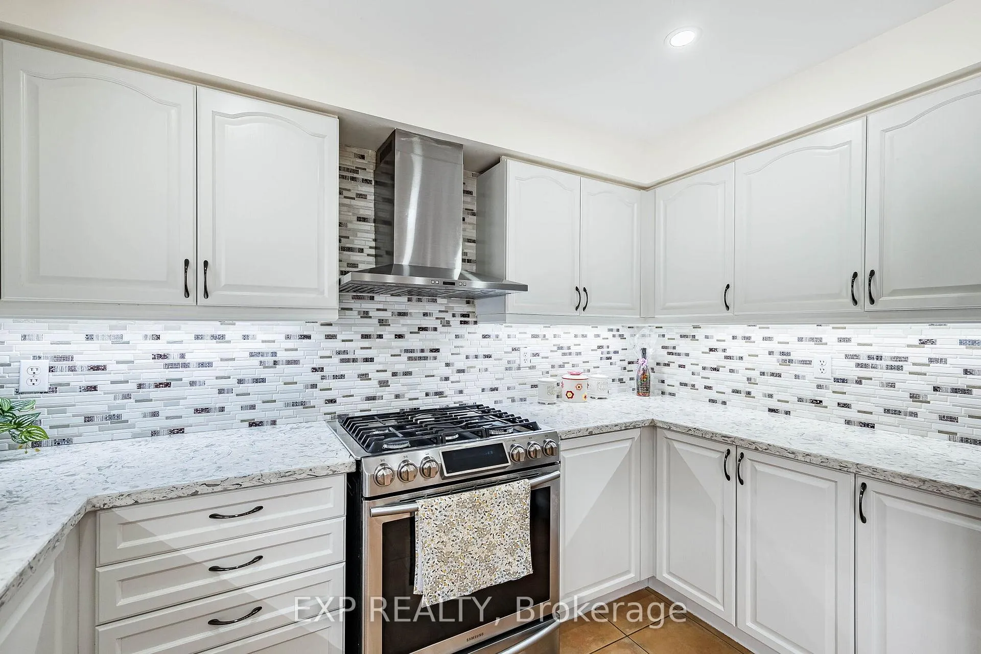 Photo 25 of 39 Trudelle Crescent, Brampton, Fletcher's Meadow — HOMEH